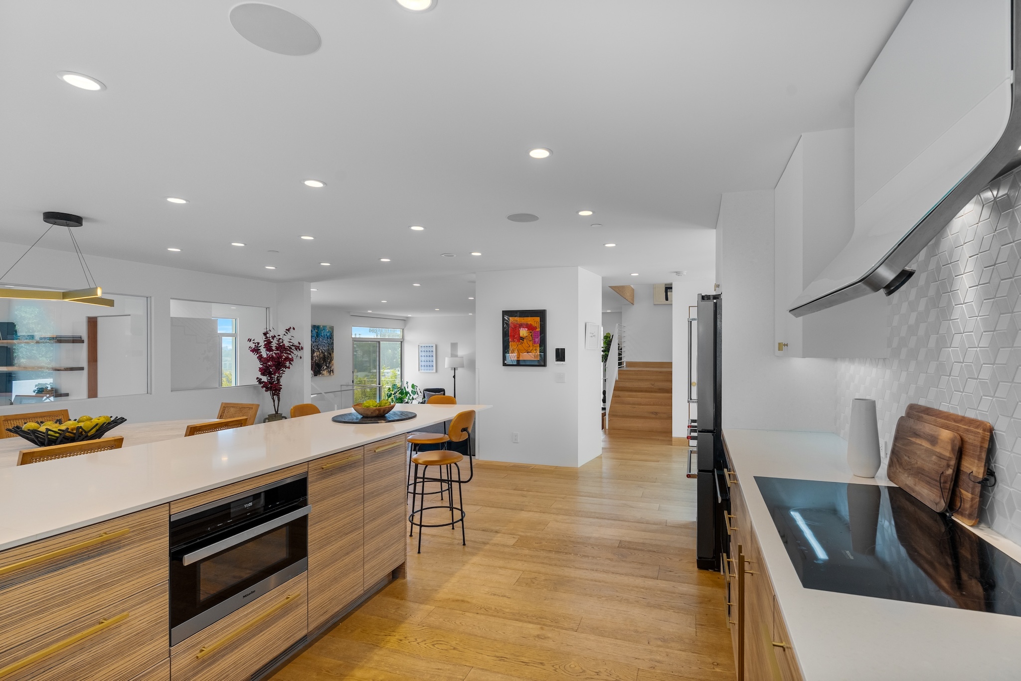  2129 Redcliff St - 物件實景