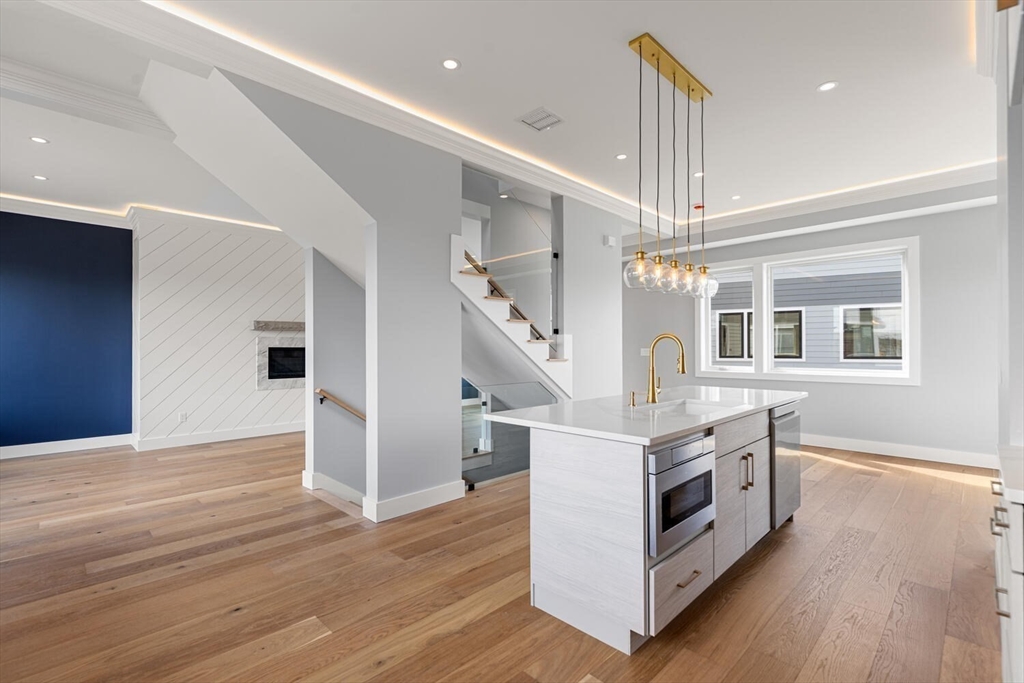 Waltham, Massachusetts, 02453, United States, 8 Bedrooms Bedrooms, ,8 BathroomsBathrooms,Residential,For Sale,1912602