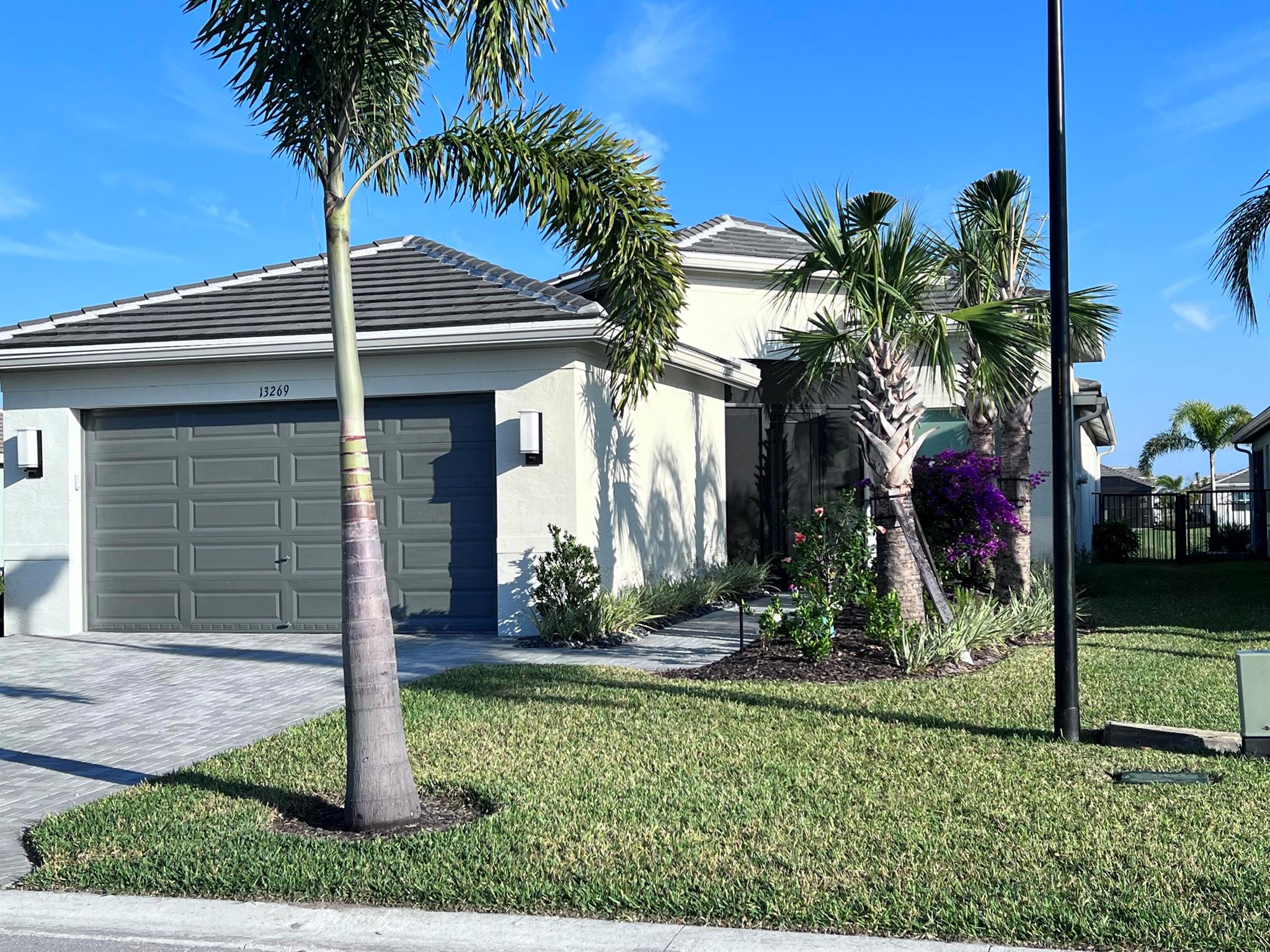 Port St Lucie, Florida, 34987, United States, 2 Bedrooms Bedrooms, ,2 BathroomsBathrooms,Residential,For Sale,1979461