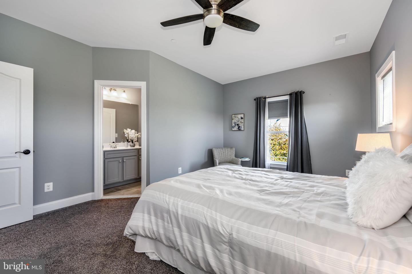 Queenstown, Maryland, 21658, United States, 5 Bedrooms Bedrooms, ,5 BathroomsBathrooms,Residential,For Sale,1988334