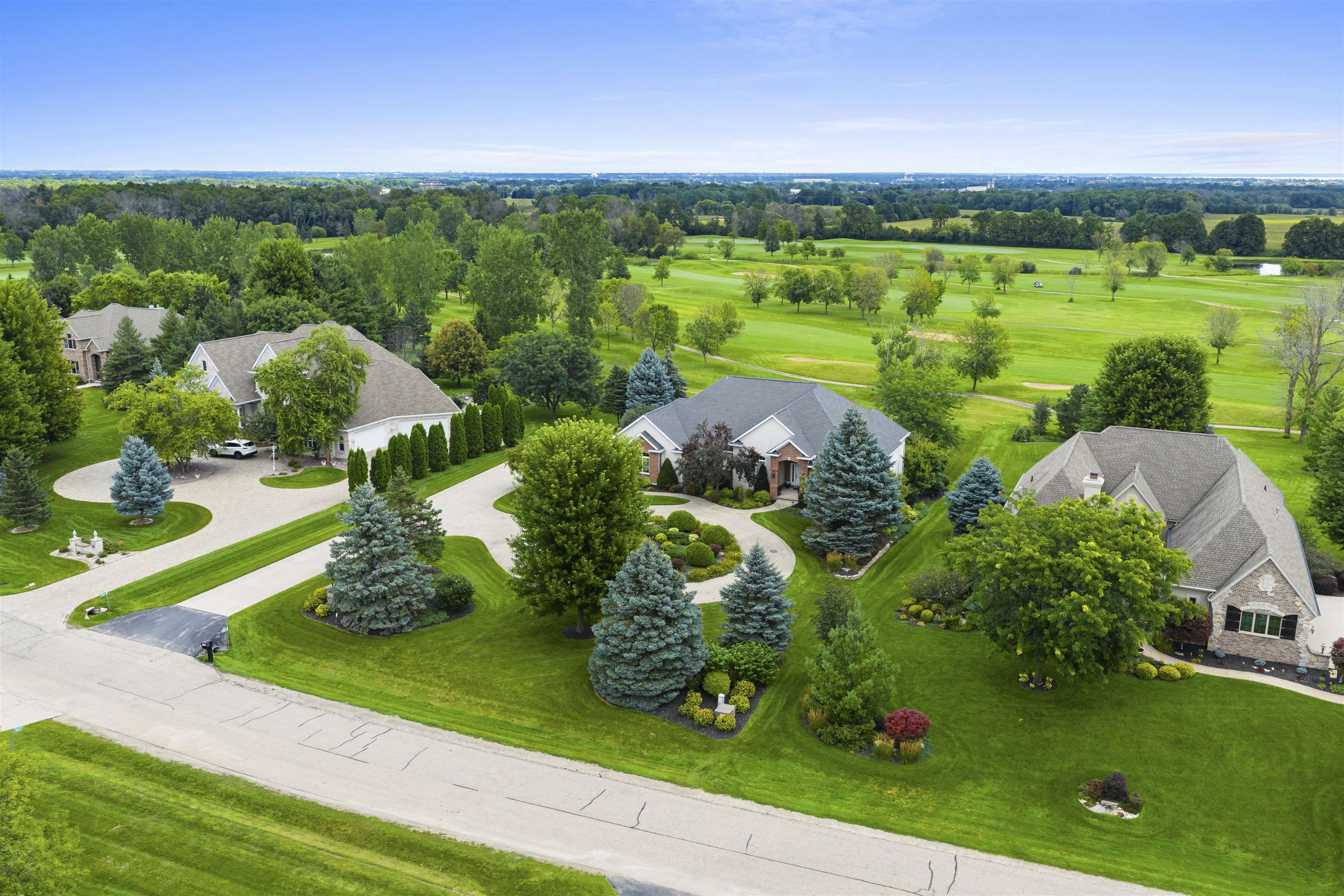 NEENAH, Wisconsin, 54956, United States, 3 Bedrooms Bedrooms, ,3 BathroomsBathrooms,Residential,For Sale,1927222