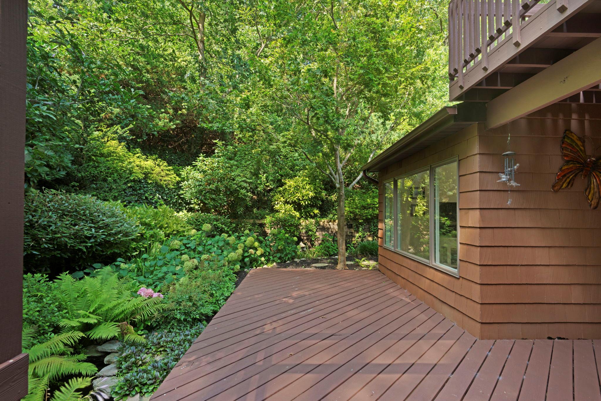 Northport, New York, 11768, United States, 2 Bedrooms Bedrooms, ,3 BathroomsBathrooms,Residential,For Sale,1900876