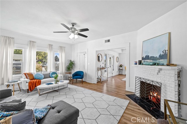 Pomona, California, 91768, United States, 3 Bedrooms Bedrooms, ,2 BathroomsBathrooms,Residential,For Sale,1942945