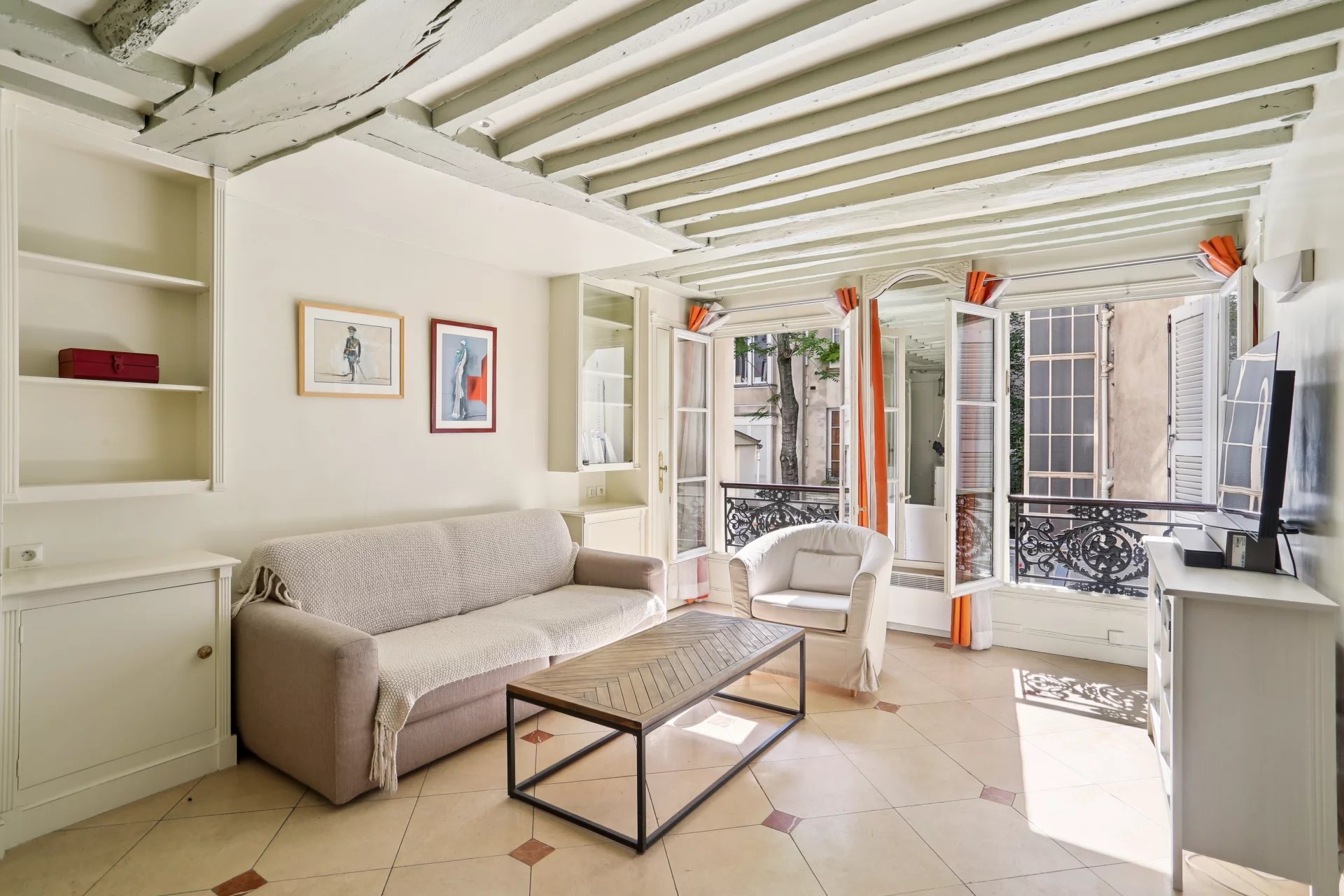 Paris 1st, Île-de-France, 75001, FR, 1 Bedroom Bedrooms, ,2 BathroomsBathrooms,Residential,For Sale,1847162