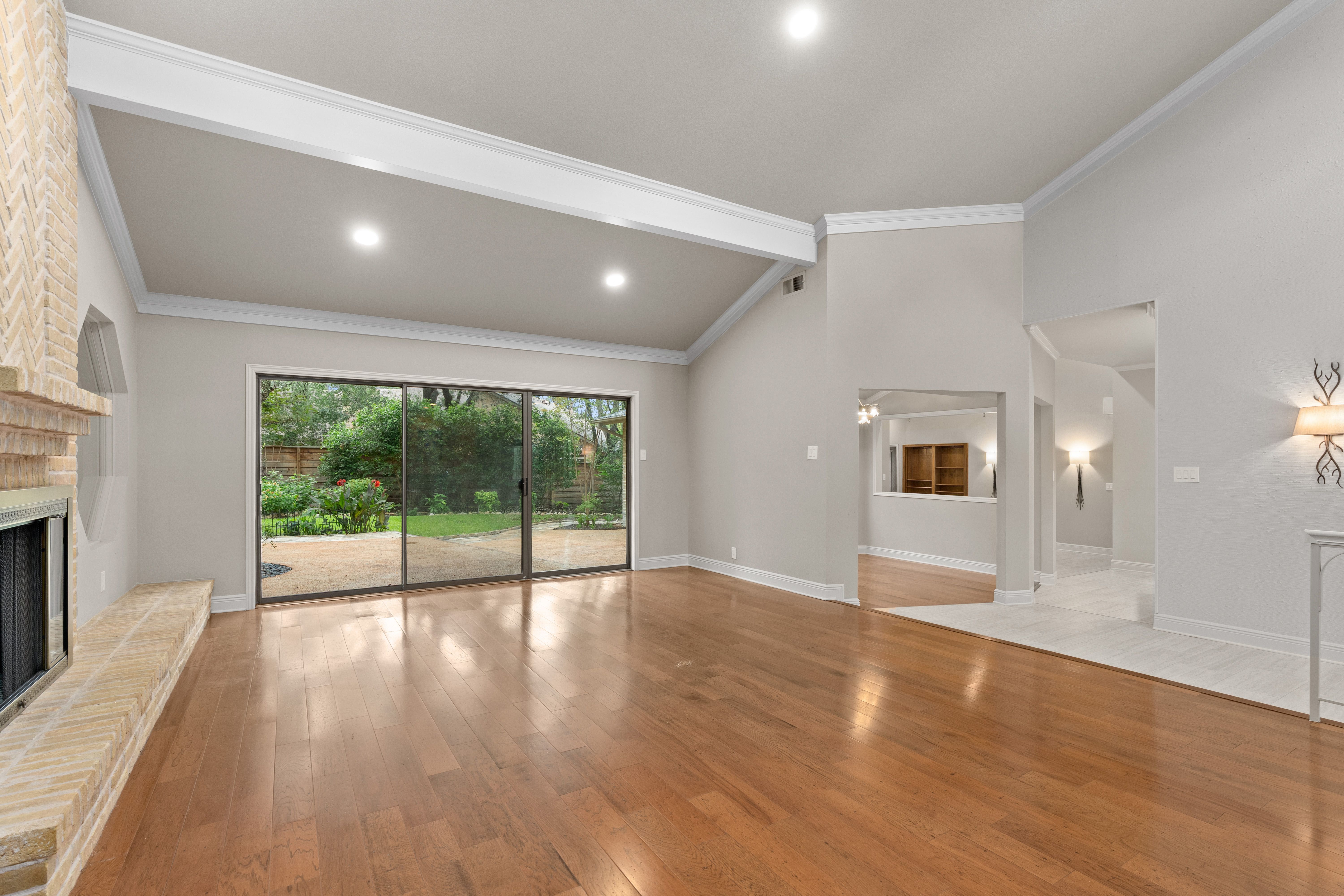  Pristine Architectural Gem in Coveted Hunters Creek - 物件實景