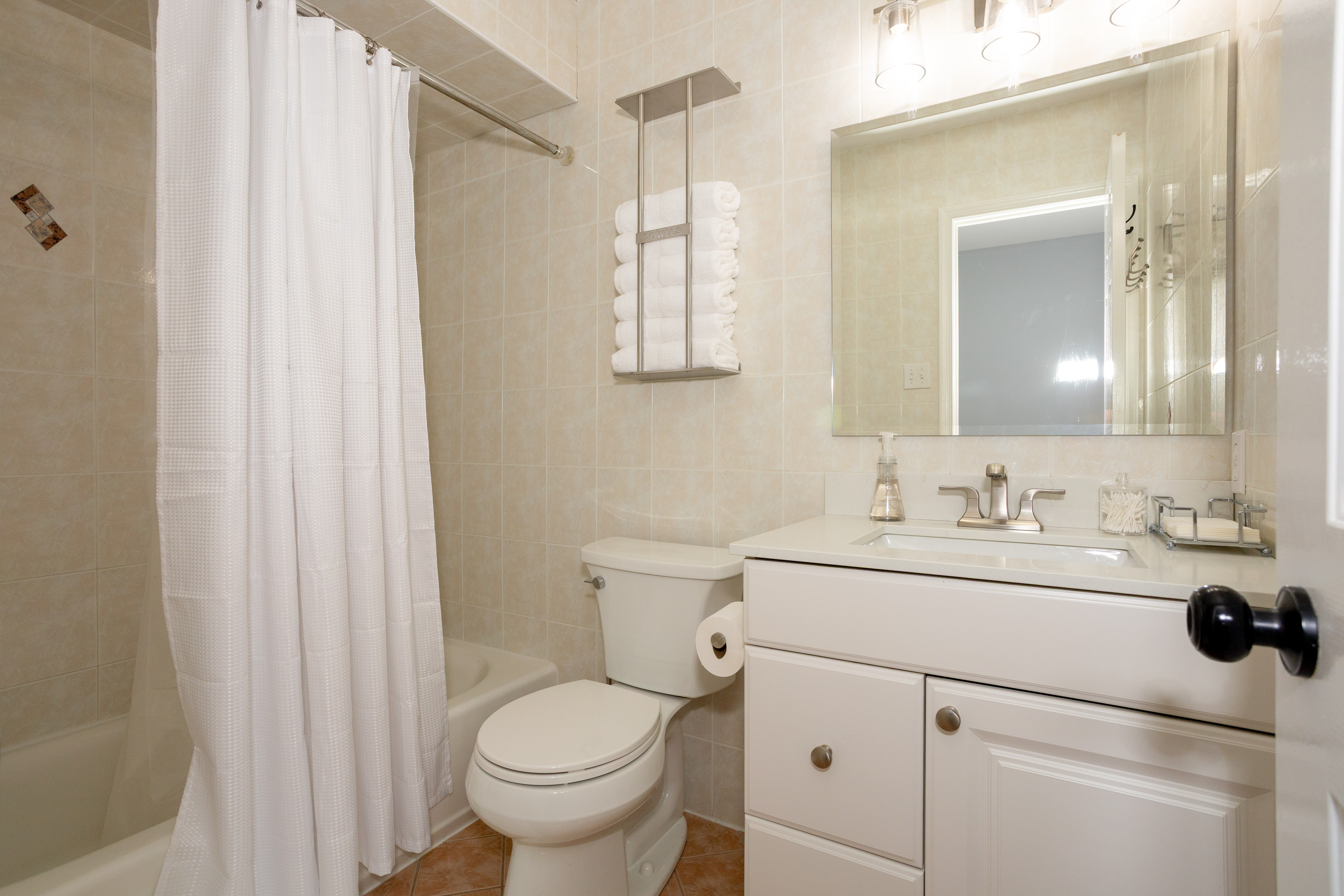SOUTHAMPTON, Pennsylvania, 18966, United States, 4 Bedrooms Bedrooms, ,3 BathroomsBathrooms,Residential,For Sale,1921859