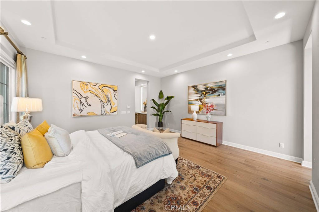 Irvine, California, 92602, United States, 5 Bedrooms Bedrooms, ,6 BathroomsBathrooms,Residential,For Sale,1982881