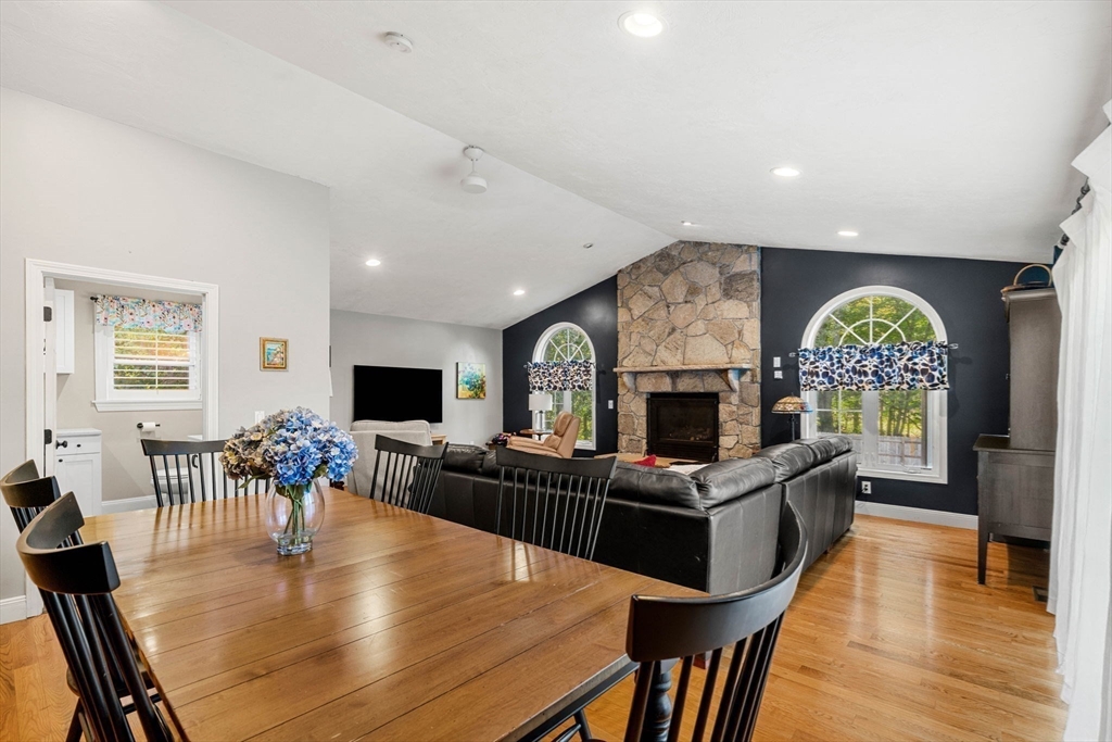 Haverhill, Massachusetts, 01835, United States, 3 Bedrooms Bedrooms, ,2 BathroomsBathrooms,Residential,For Sale,1967914