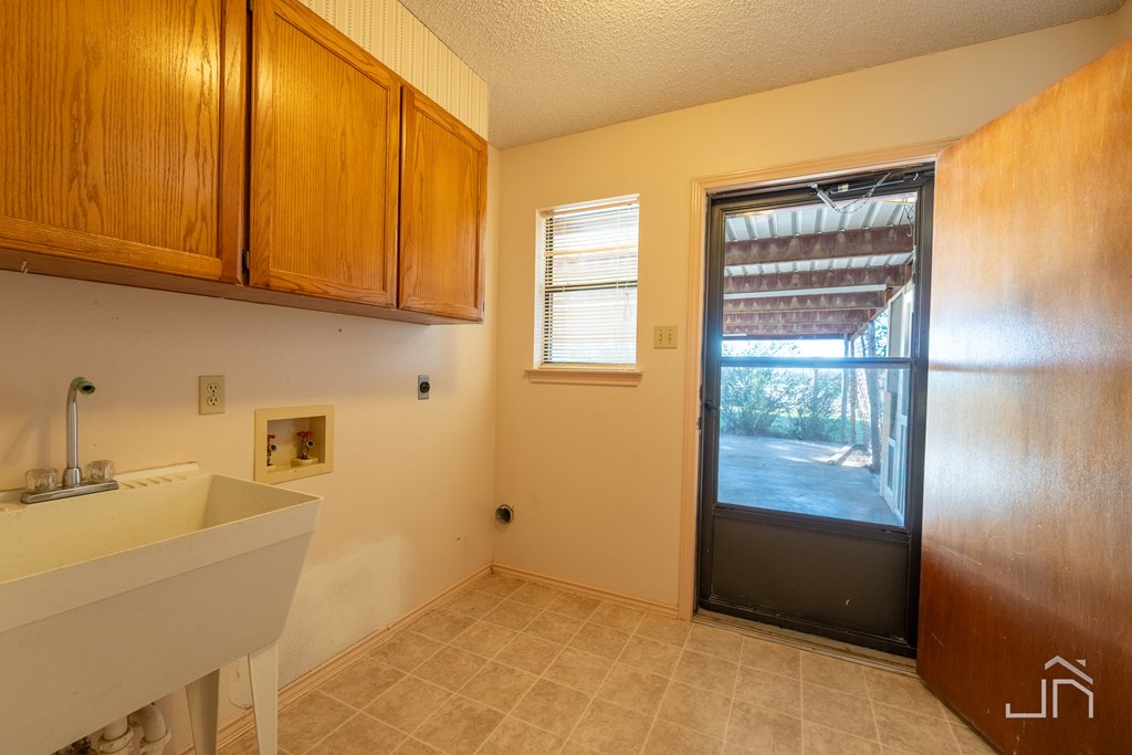 4681 S Jarratt Rd, San Angelo, Texas, 76905, United States, 4 Bedrooms Bedrooms, ,2 BathroomsBathrooms,Residential,For Sale,4681 S Jarratt Rd,1673393
