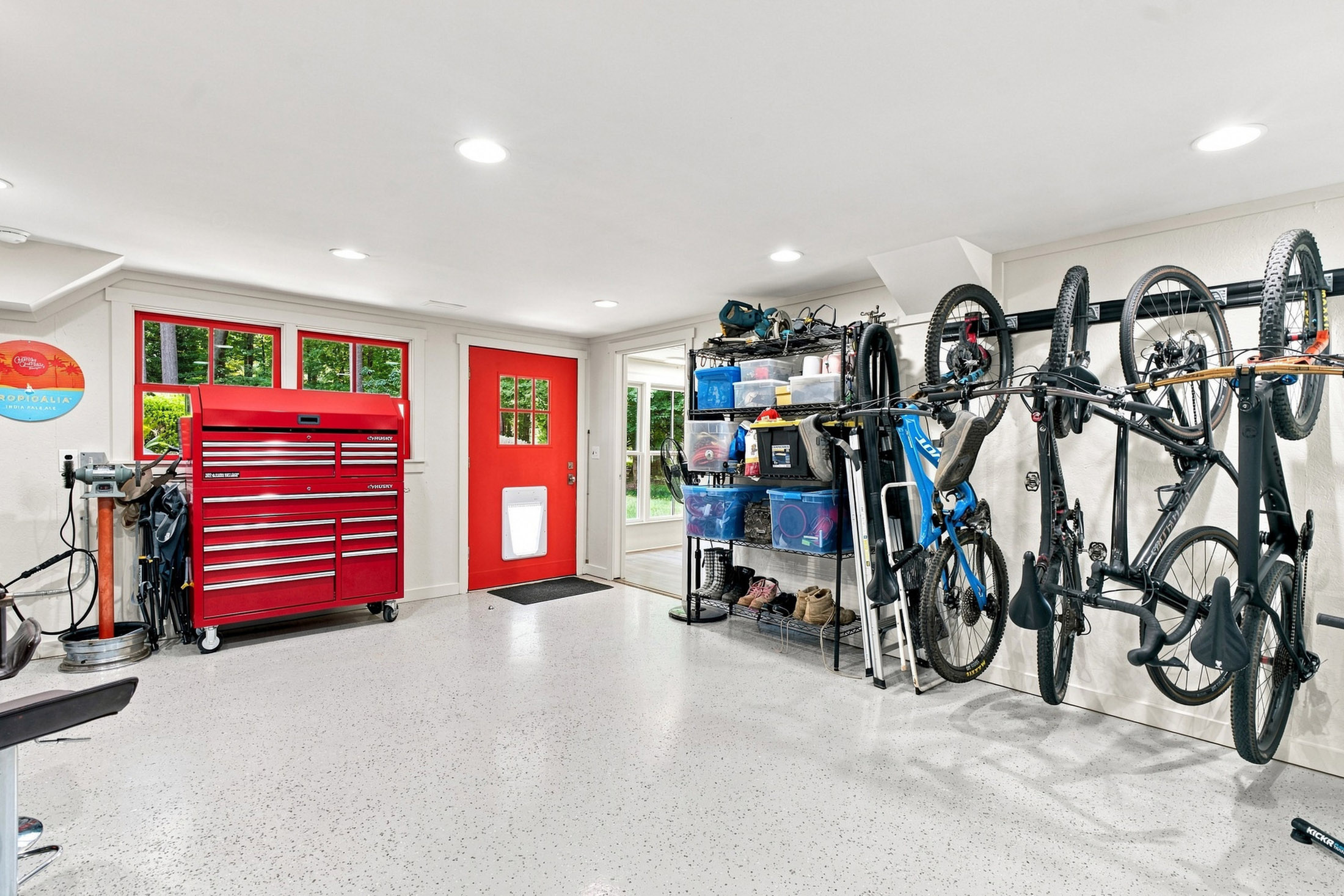  Thoughtfully Designed and Renovated Home in Londonberry Estates - 物件實景