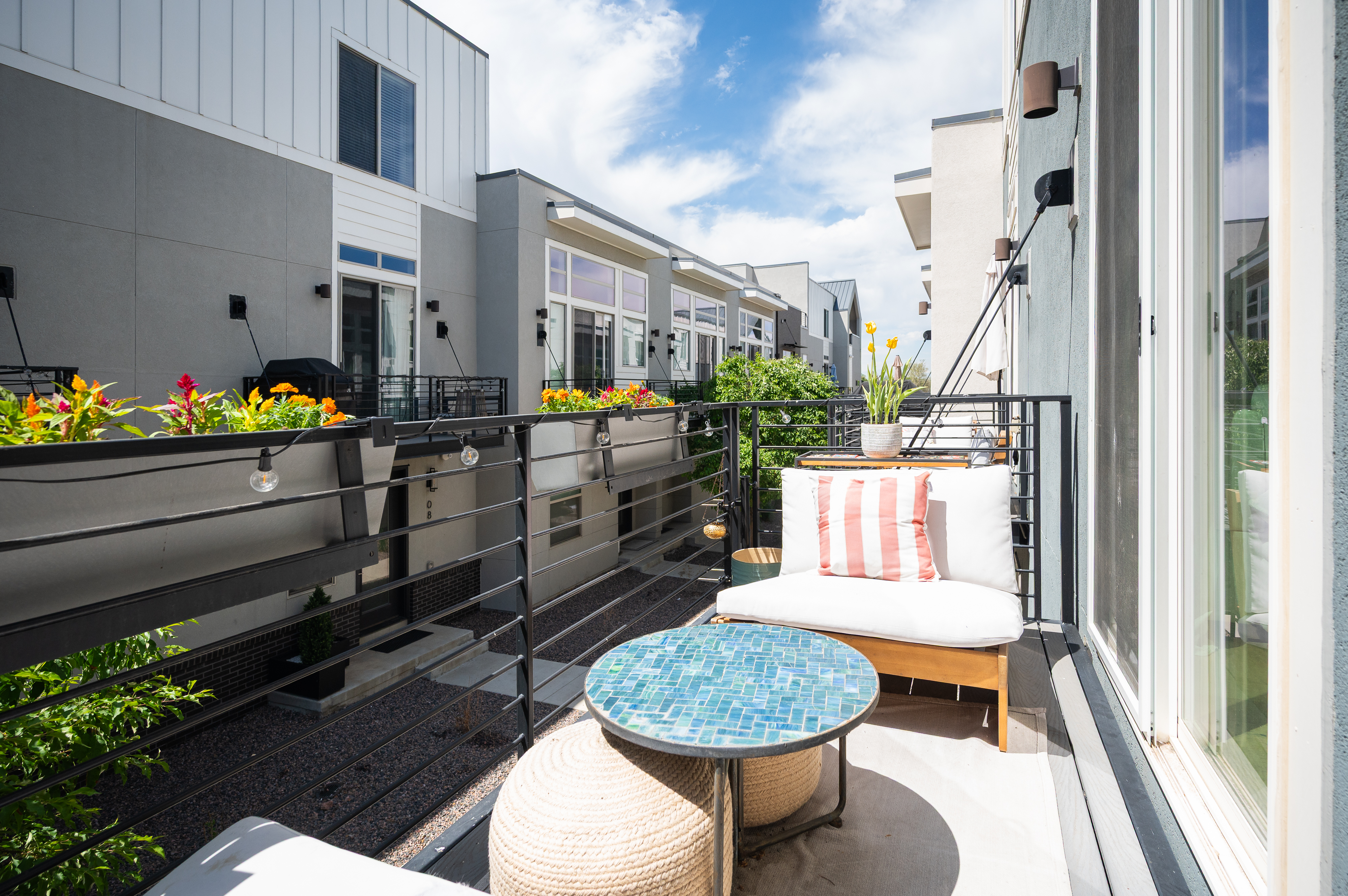  Modern Townhome In Contemporary Enclave - 物件實景