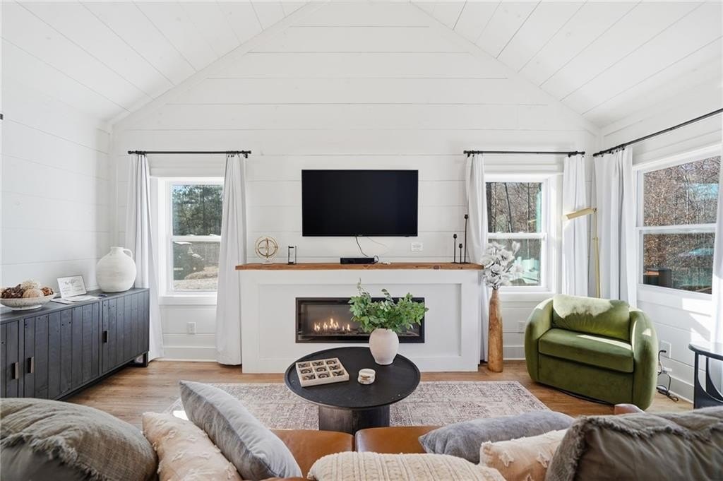 Talking Rock, Georgia, 30175, United States, 1 Bedroom Bedrooms, ,1 BathroomBathrooms,Residential,For Sale,2005739