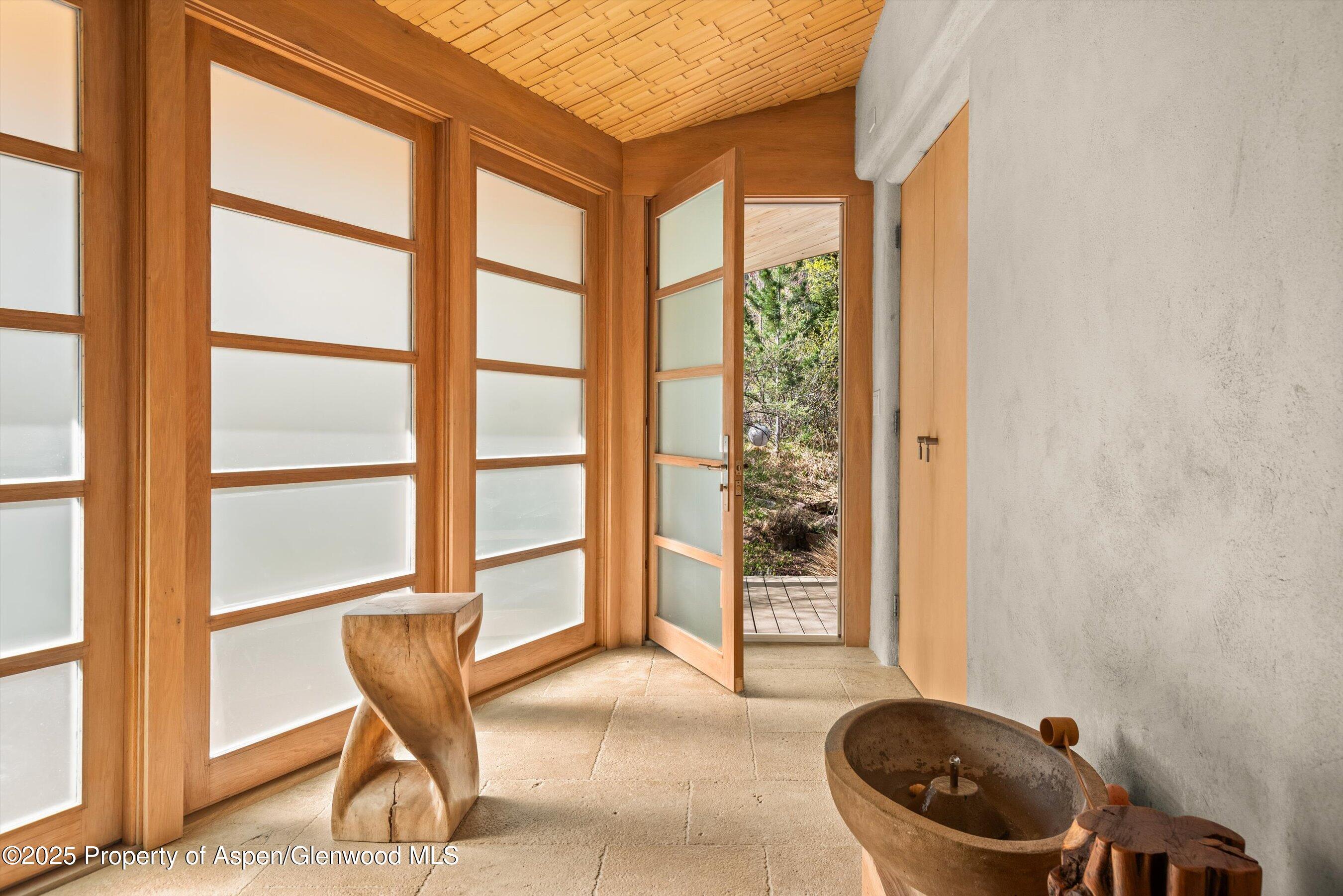 Aspen, Colorado, 81611, United States, 3 Bedrooms Bedrooms, ,4 BathroomsBathrooms,Residential,For Sale,1828364