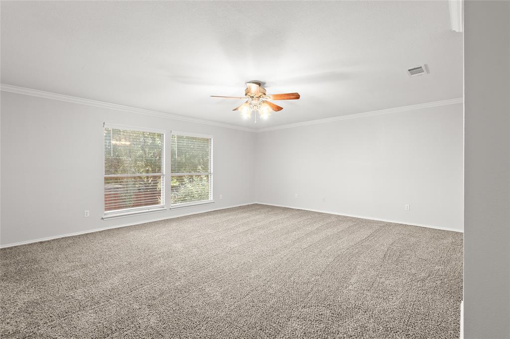 Denton, Texas, 76210, United States, 5 Bedrooms Bedrooms, ,3 BathroomsBathrooms,Residential,For Sale,1972740