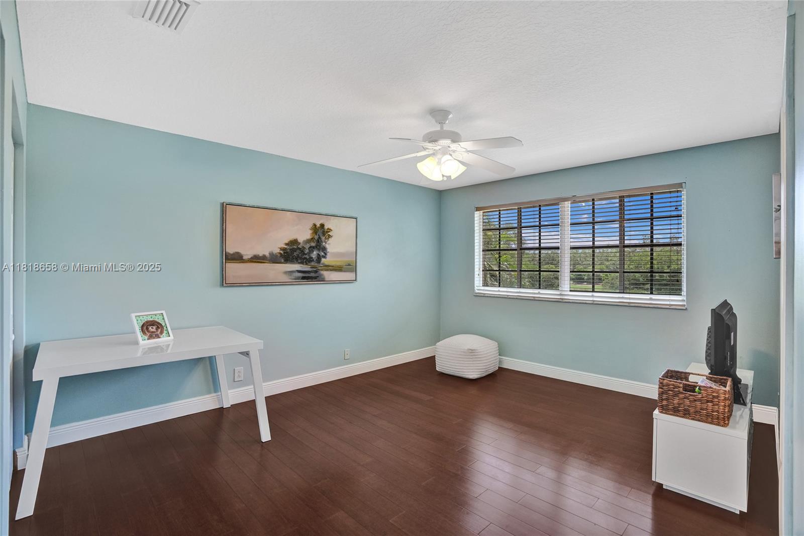Weston, Florida, 33327, United States, 6 Bedrooms Bedrooms, ,4 BathroomsBathrooms,Residential,For Sale,1850132
