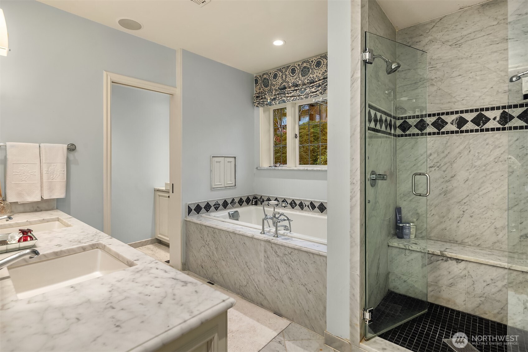 Seattle, Washington, 98112, United States, 4 Bedrooms Bedrooms, ,3 BathroomsBathrooms,Residential,For Sale,1770318