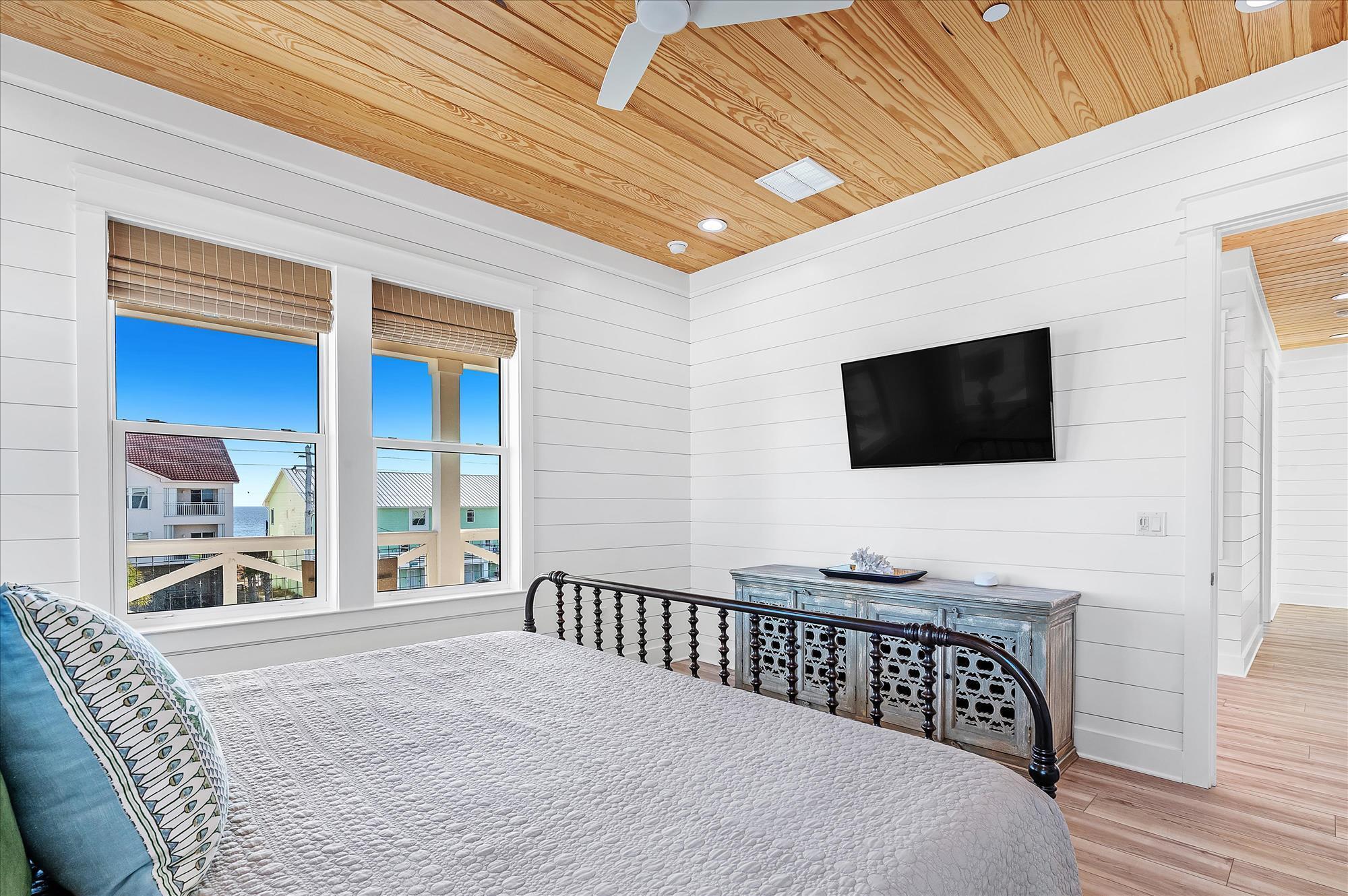 Navarre, Florida, 32566, United States, 8 Bedrooms Bedrooms, ,9 BathroomsBathrooms,Residential,For Sale,1694991