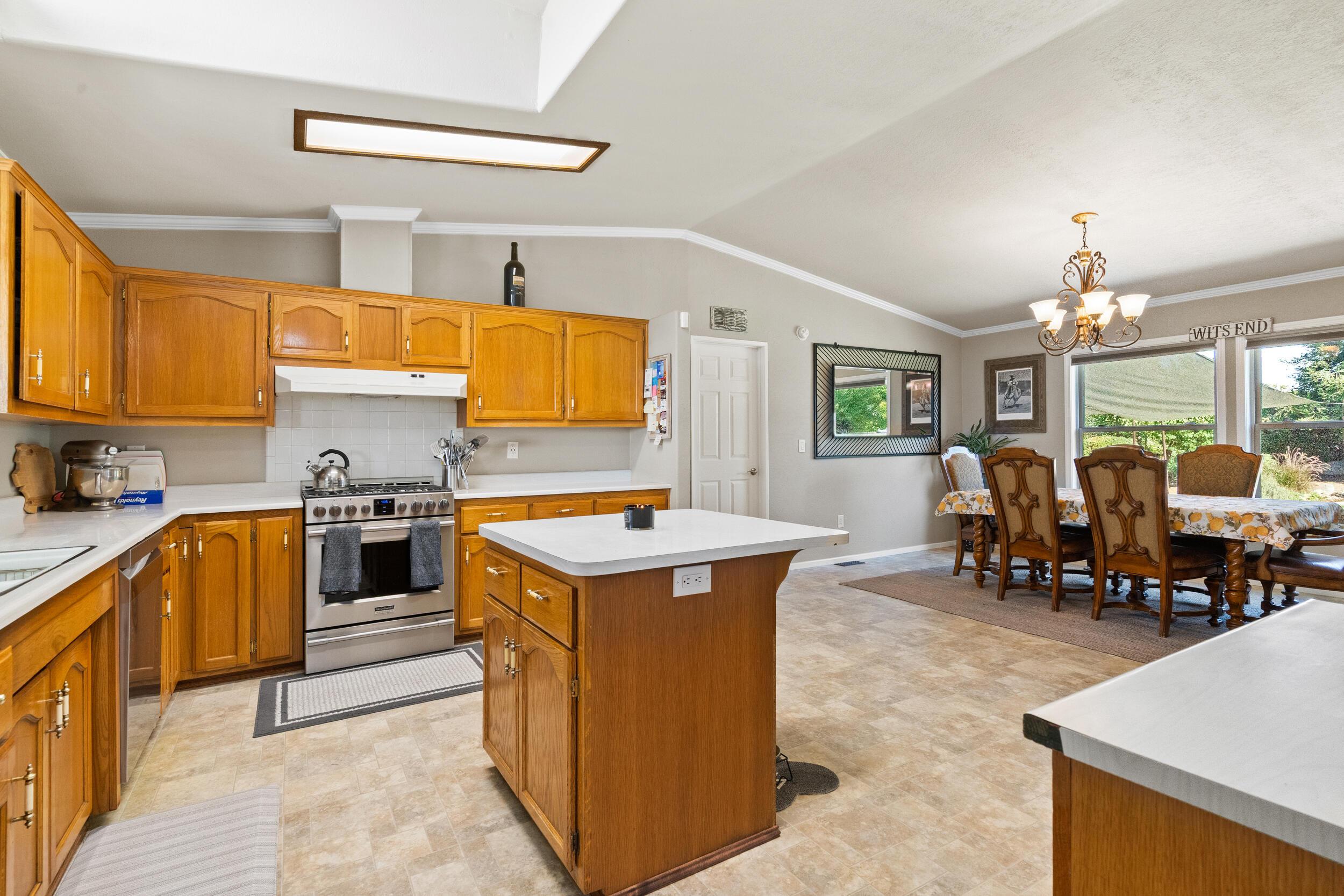 Terra Bella, California, 93270, United States, 3 Bedrooms Bedrooms, ,2 BathroomsBathrooms,Residential,For Sale,1981595