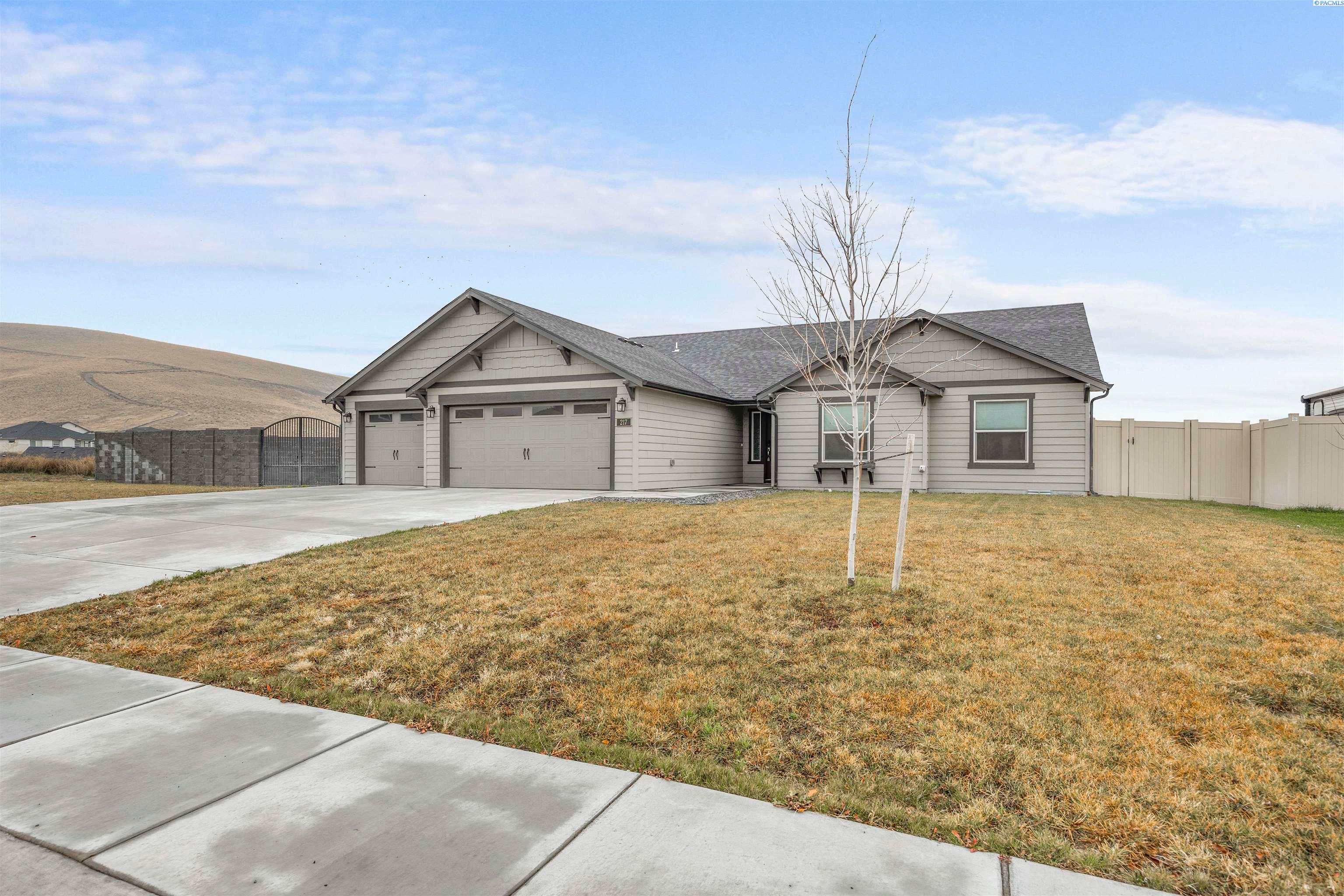 Prosser, Washington, 99350, United States, 3 Bedrooms Bedrooms, ,3 BathroomsBathrooms,Residential,For Sale,1994291