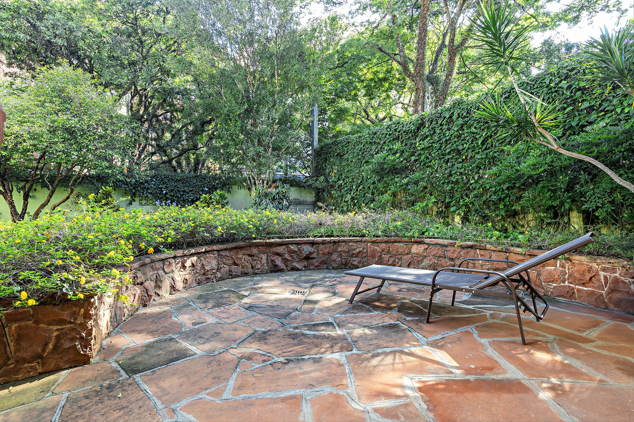  Residence surrounded by garden on a large lot in Jardim Paulista - 物件實景
