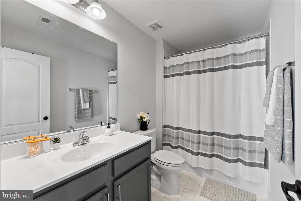 Woodbridge, Virginia, 22193, United States, 3 Bedrooms Bedrooms, ,4 BathroomsBathrooms,Residential,For Sale,1921081