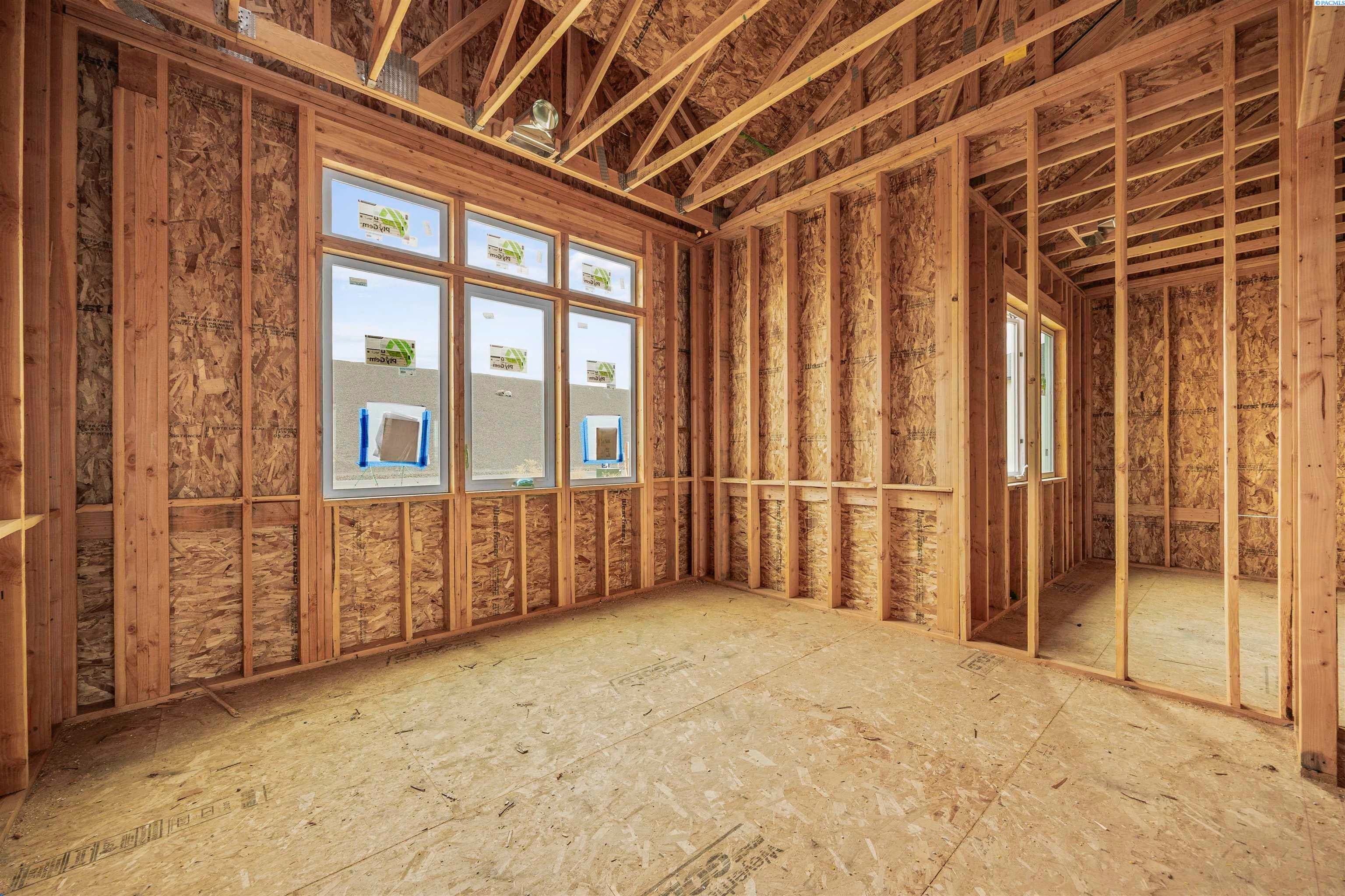 Pasco, Washington, 99301, United States, 4 Bedrooms Bedrooms, ,2 BathroomsBathrooms,Residential,For Sale,1978072