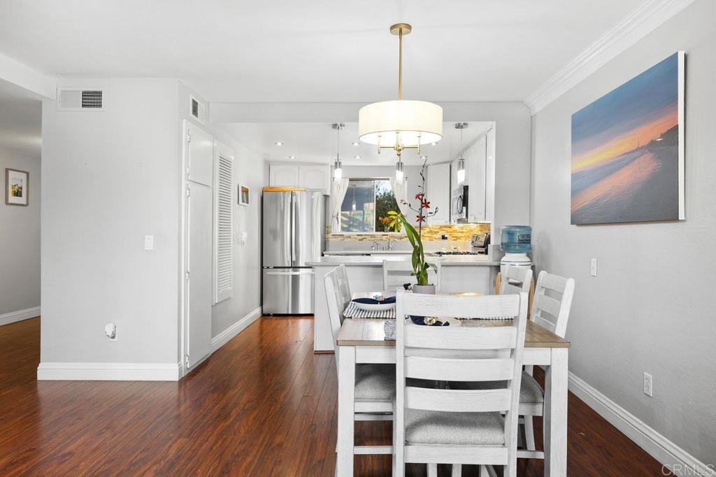 Vista, California, 92084, United States, 2 Bedrooms Bedrooms, ,3 BathroomsBathrooms,Residential,For Sale,1987849