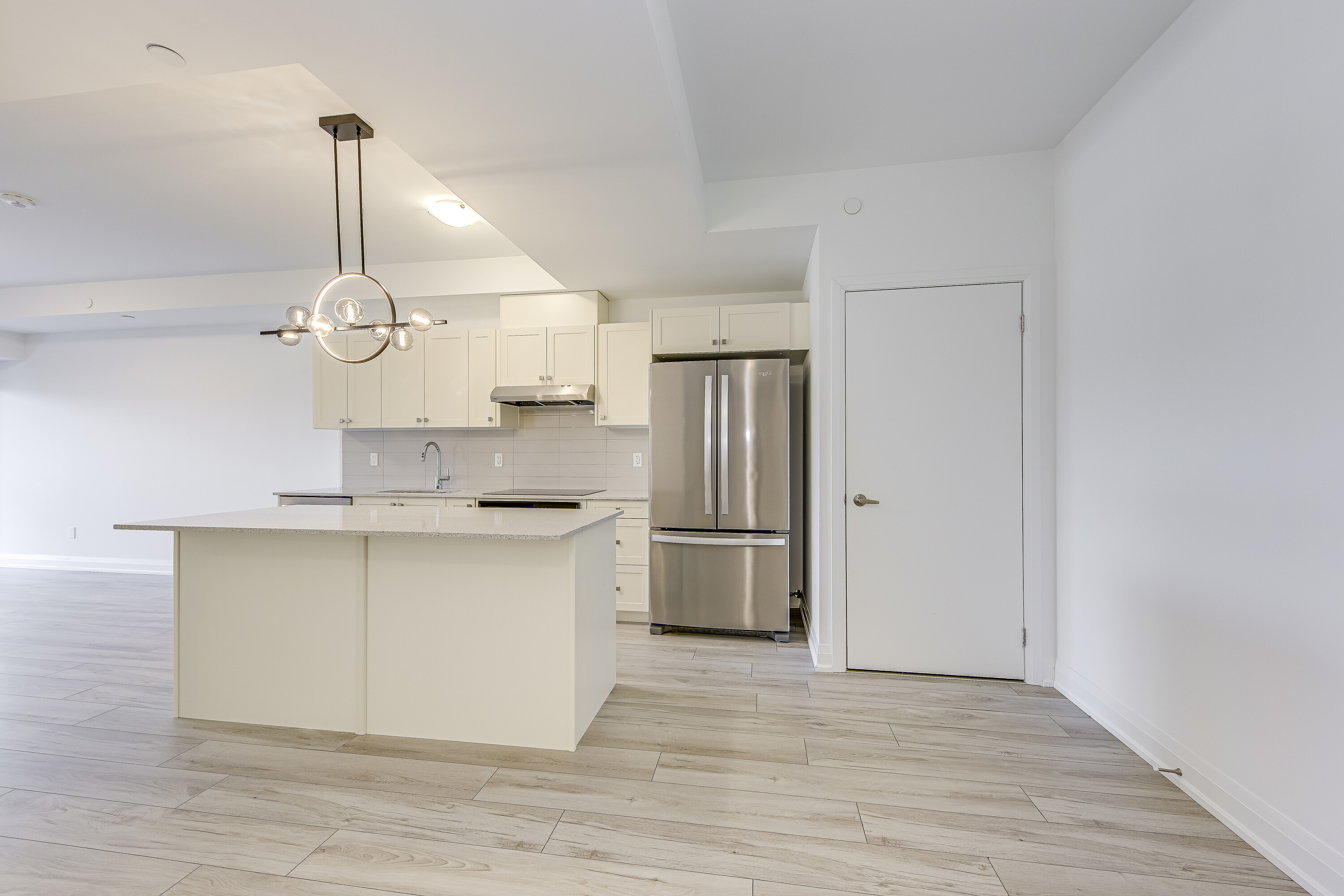  Modern Condo Living - 物件實景