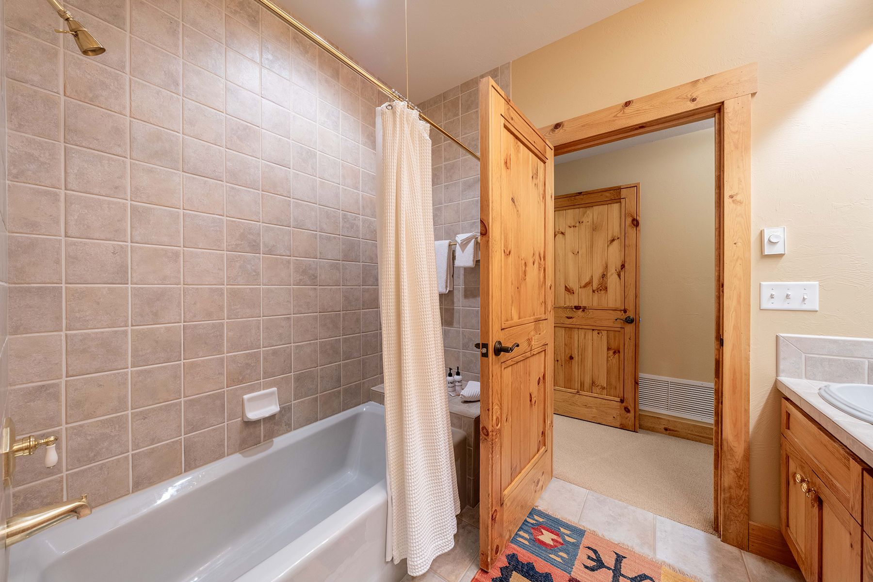  Ski-In Ski-Out Luxury Cabin  Jackson Hole Mountain Resort  Teton Village WY - 物件實景