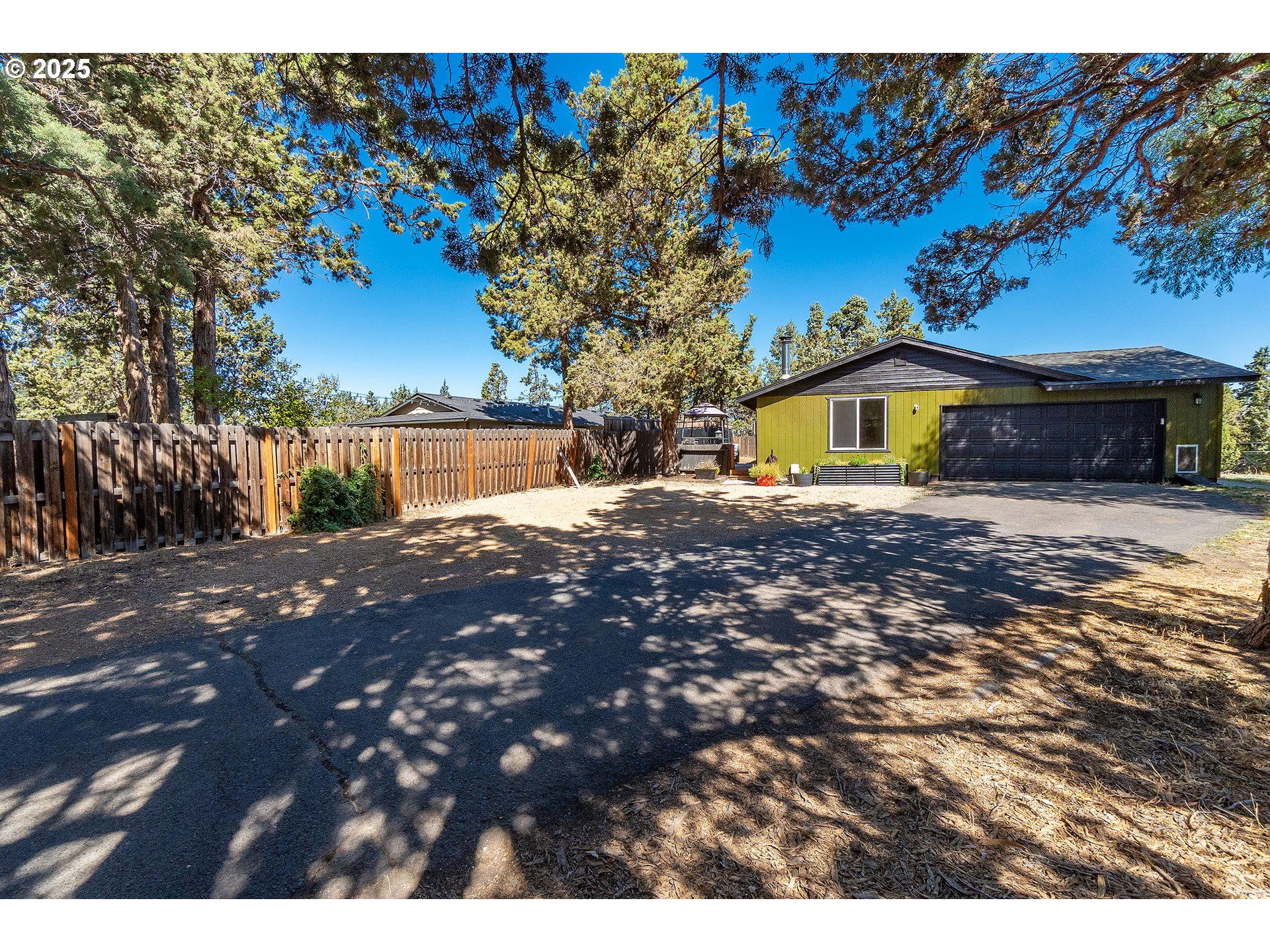 Bend, Oregon, 97701, United States, 3 Bedrooms Bedrooms, ,2 BathroomsBathrooms,Residential,For Sale,1960454