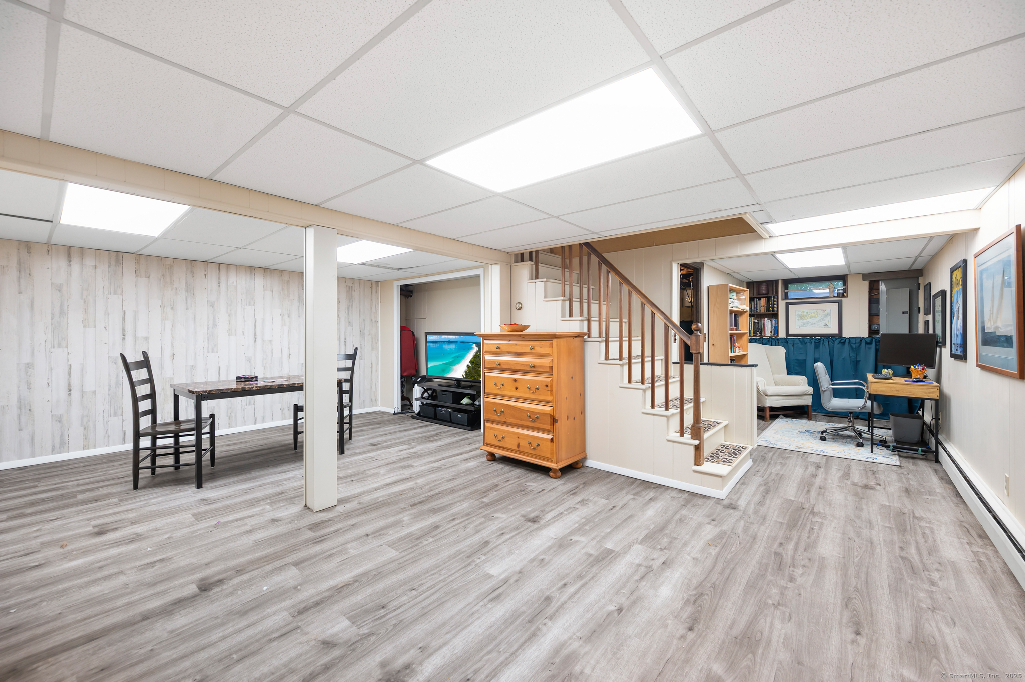 Manchester, Connecticut, 06040, United States, 4 Bedrooms Bedrooms, ,4 BathroomsBathrooms,Residential,For Sale,1988366