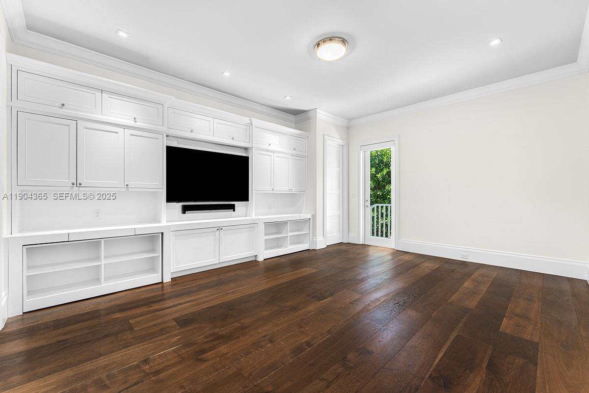 Miami Beach, Florida, 33140, United States, 4 Bedrooms Bedrooms, ,6 BathroomsBathrooms,Residential,For Sale,1992066