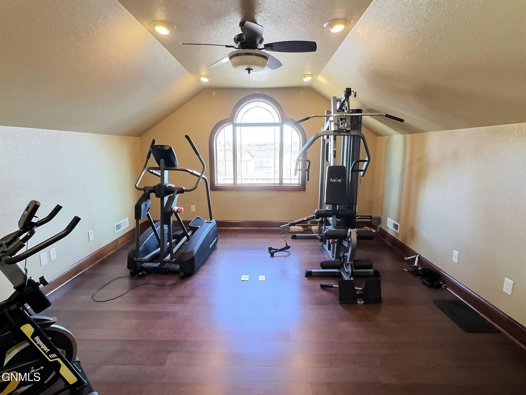 Bismarck, North Dakota, 58501, United States, 4 Bedrooms Bedrooms, ,4 BathroomsBathrooms,Residential,For Sale,2038873