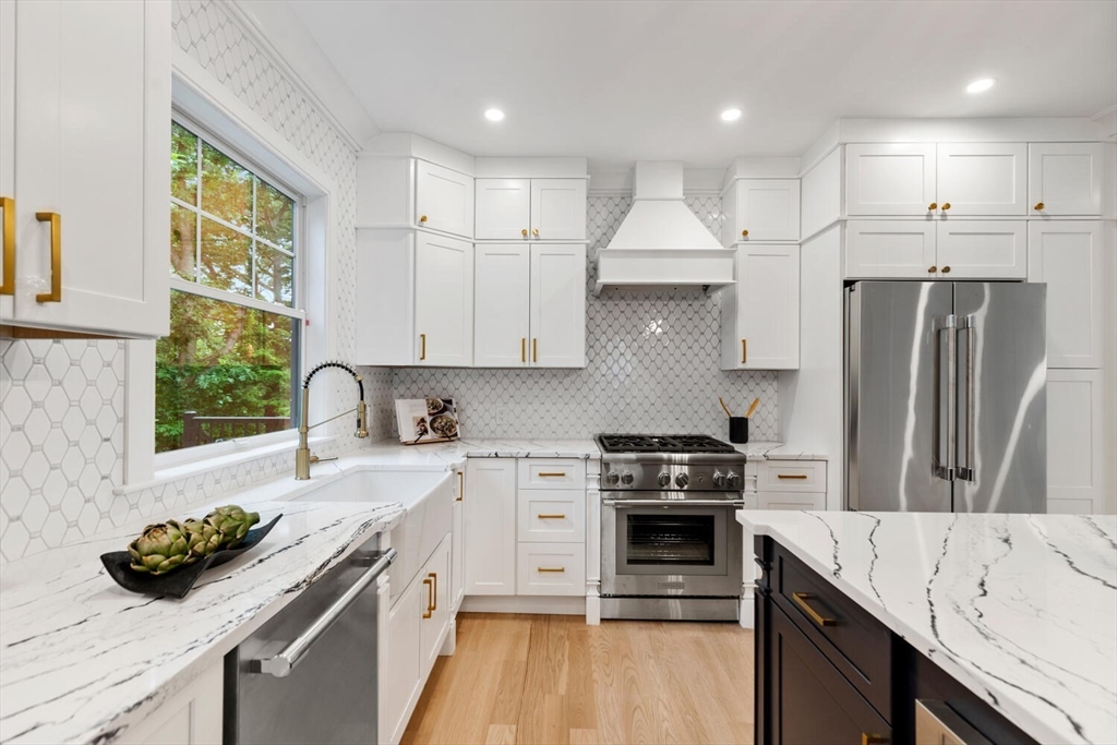 Winchester, Massachusetts, 01890, United States, 6 Bedrooms Bedrooms, ,5 BathroomsBathrooms,Residential,For Sale,1940960