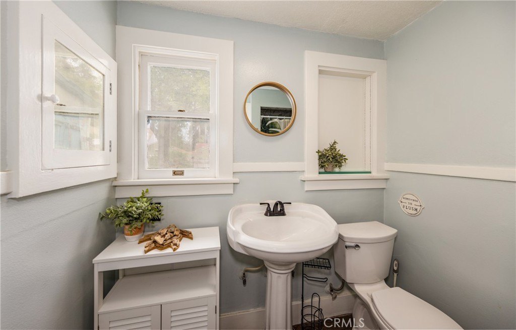 Redlands, California, 92373, United States, 3 Bedrooms Bedrooms, ,2 BathroomsBathrooms,Residential,For Sale,1929009