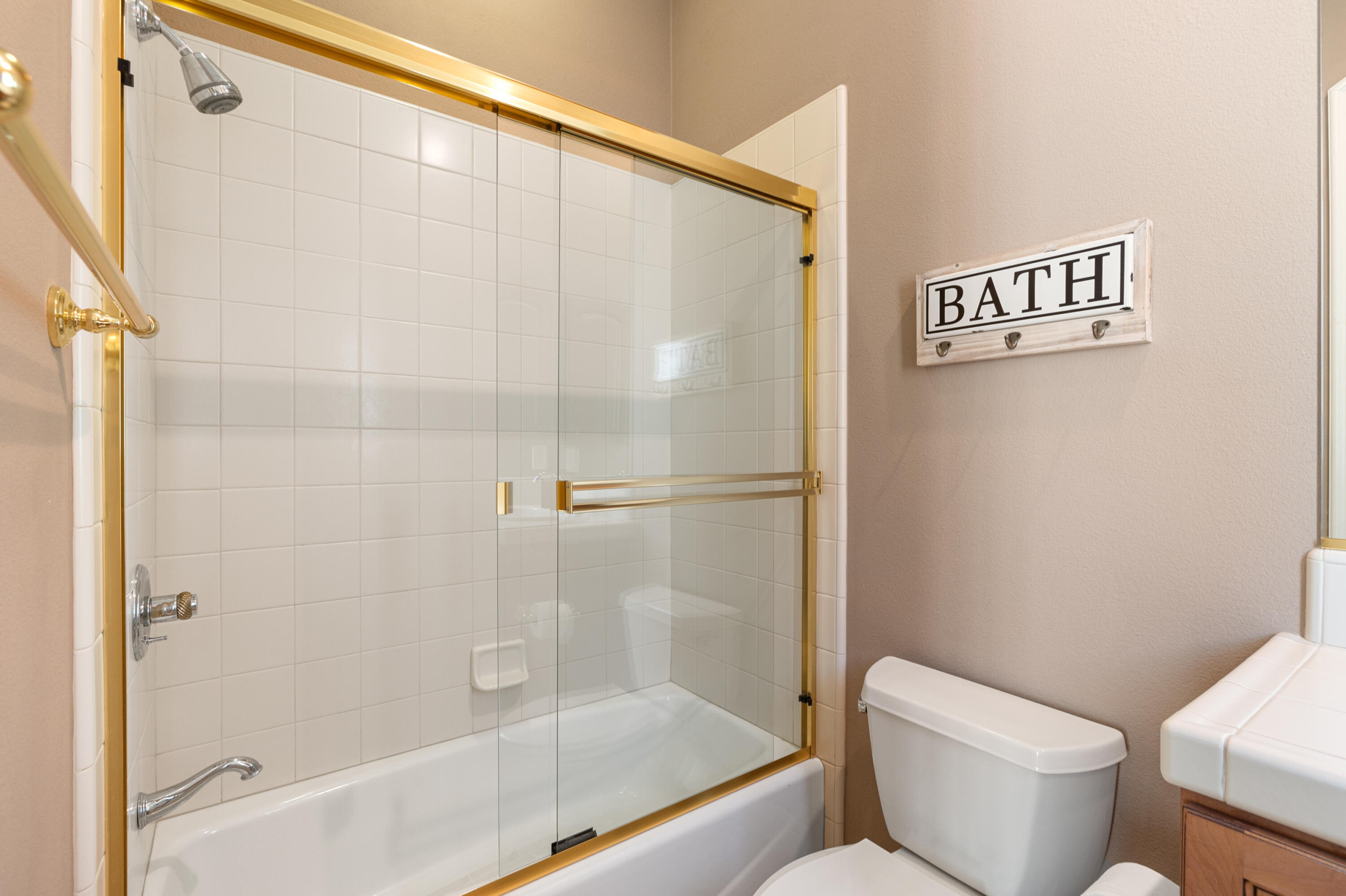 La Quinta, California, 92253, United States, 3 Bedrooms Bedrooms, ,4 BathroomsBathrooms,Residential,For Sale,2002197