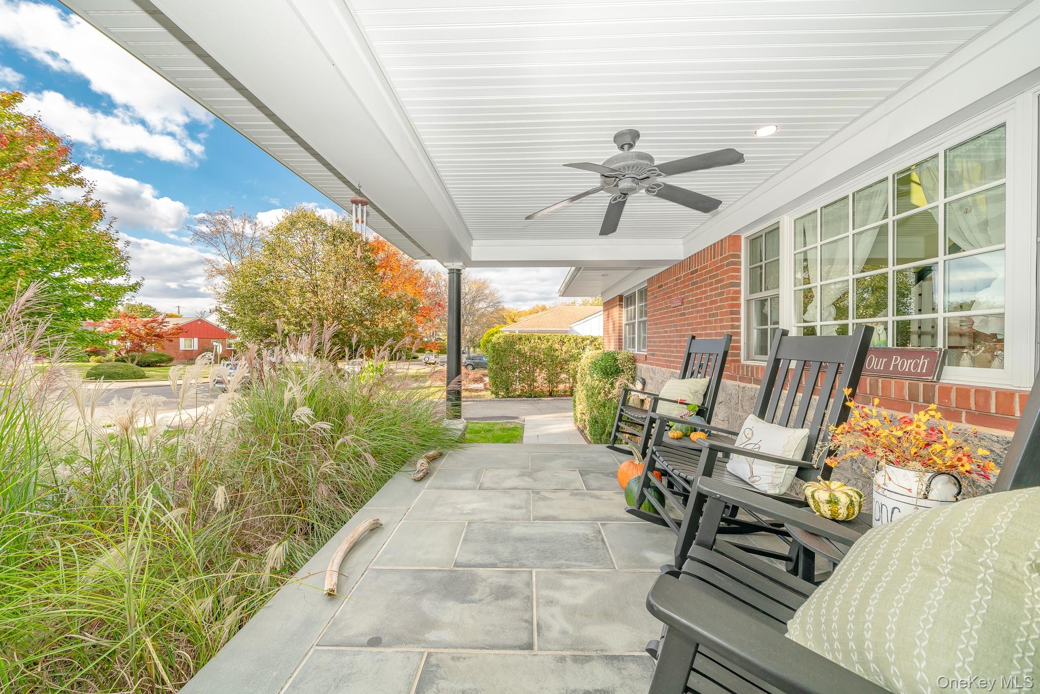 New Hyde Park, New York, 11040, United States, 4 Bedrooms Bedrooms, ,4 BathroomsBathrooms,Residential,For Sale,1976805