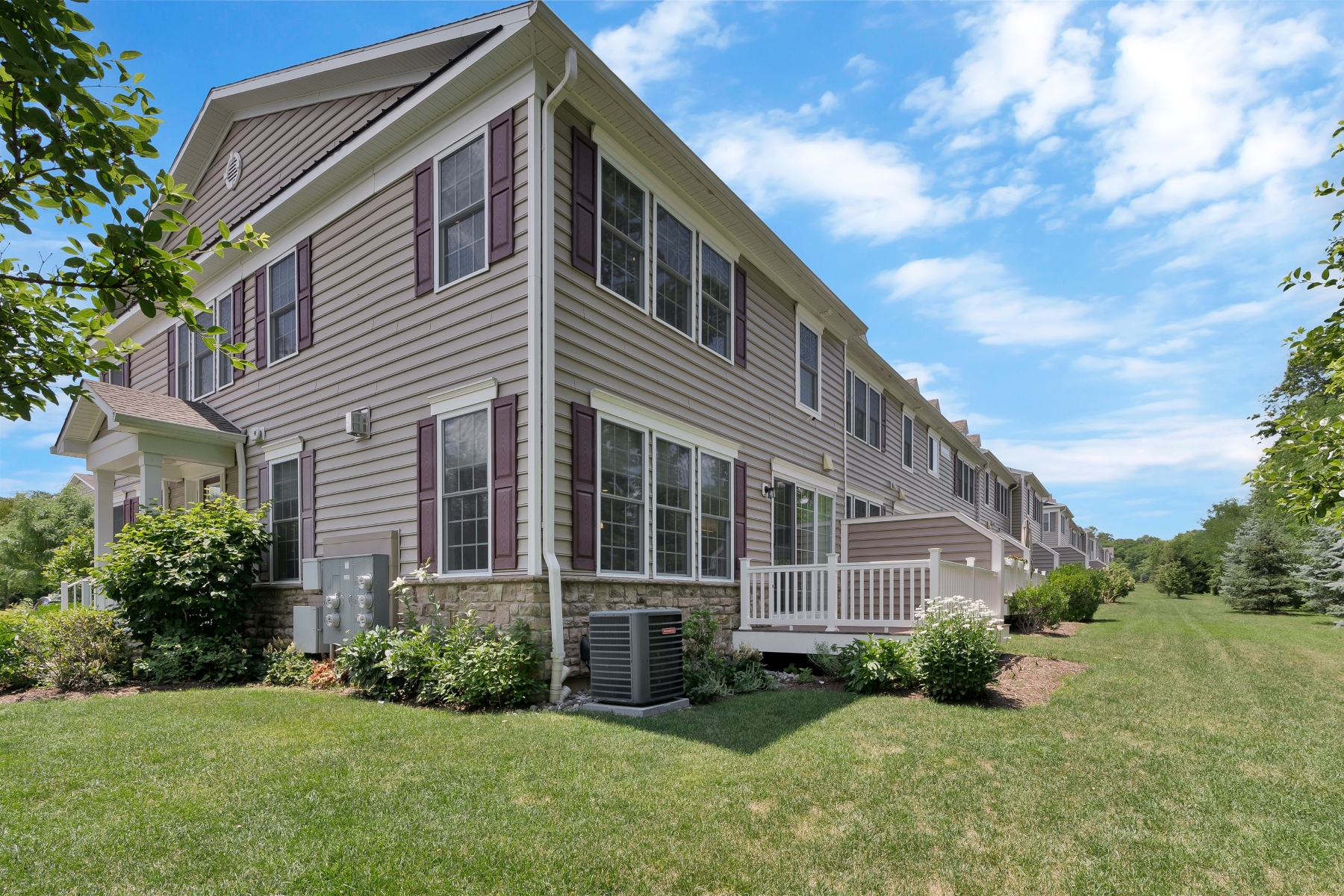  ?Residences at Columbia Park ? Impeccably Crafted End-Unit Townhome - 物件實景