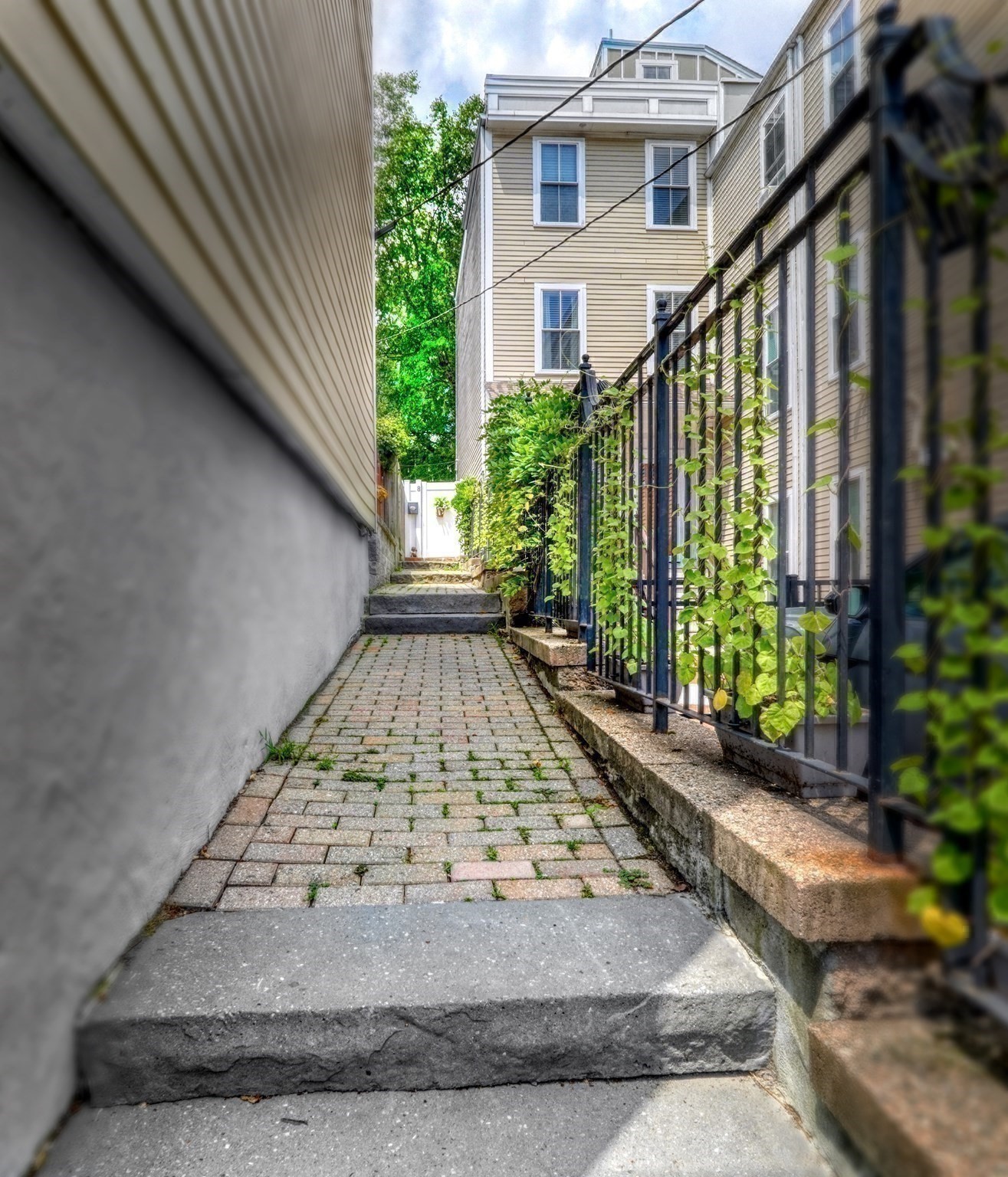 Boston, Massachusetts, 02129, United States, 2 Bedrooms Bedrooms, ,2 BathroomsBathrooms,Residential,For Sale,1895002