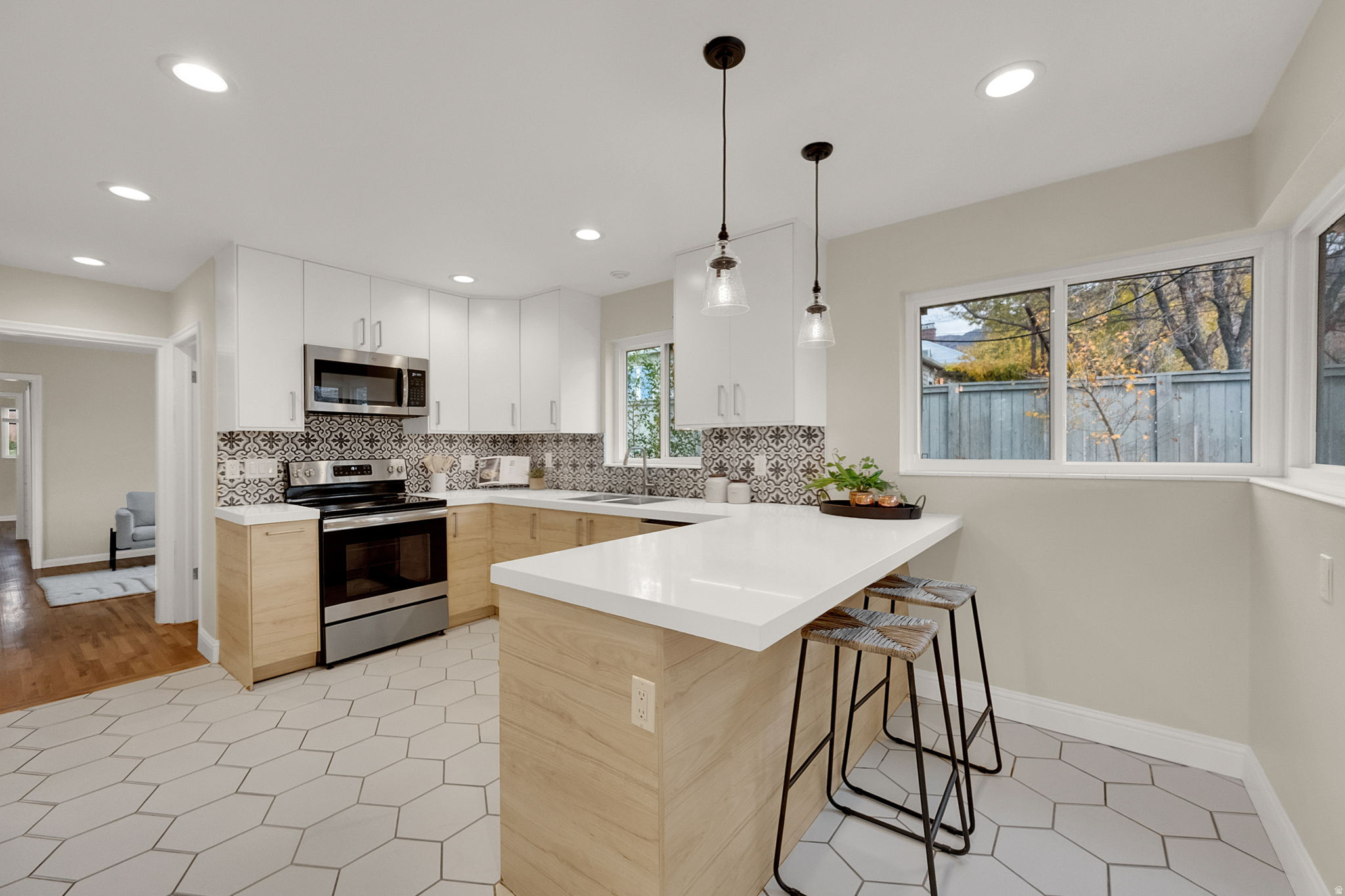 Salt Lake City, Utah, 84108, United States, 4 Bedrooms Bedrooms, ,2 BathroomsBathrooms,Residential,For Sale,1989223