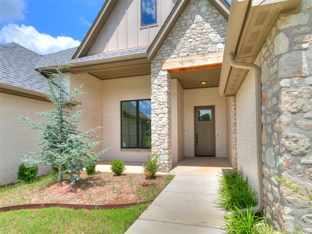 Blanchard, Oklahoma, 73010, United States, 4 Bedrooms Bedrooms, ,4 BathroomsBathrooms,Residential,For Sale,1927798