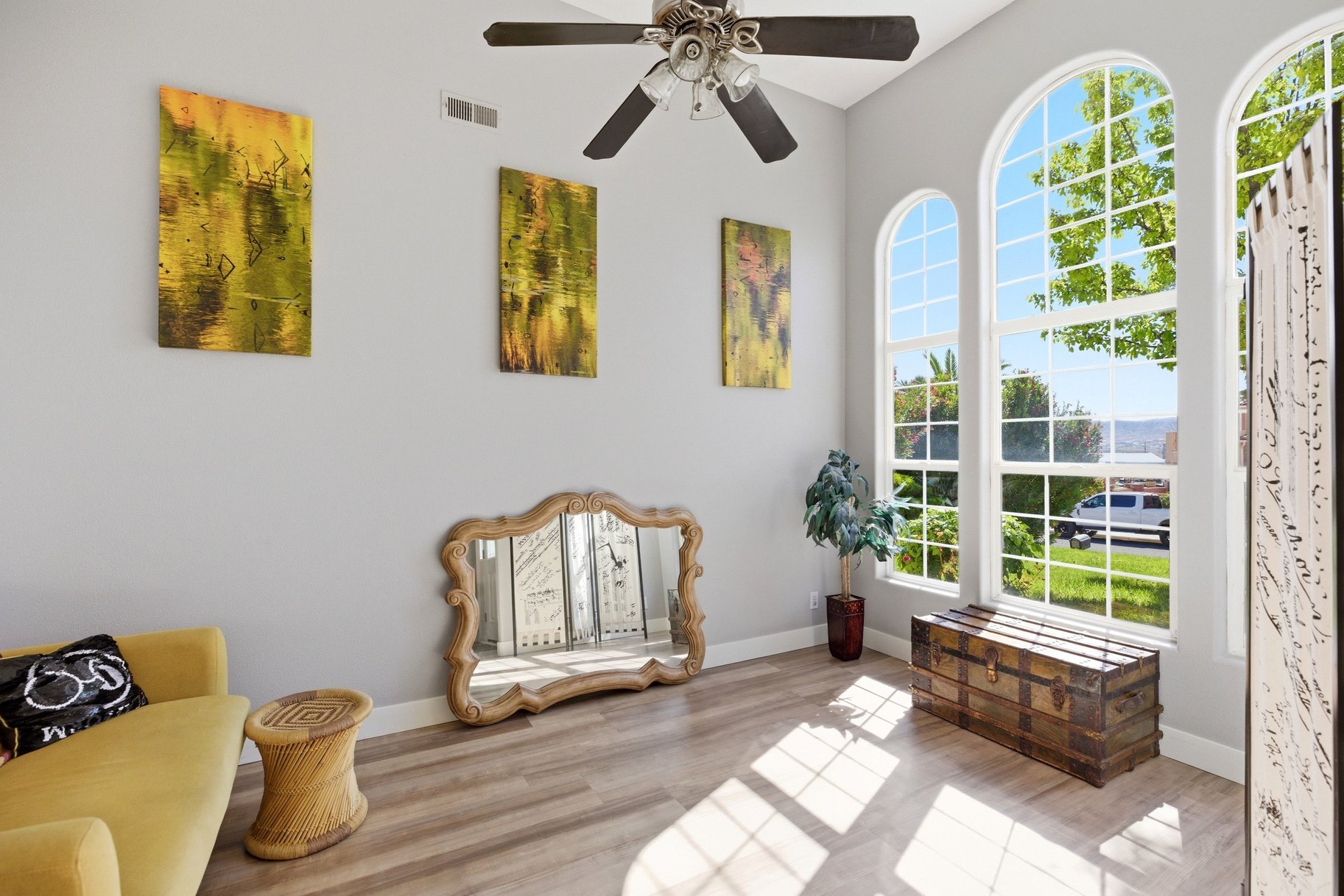  Stunning Home Conveniently Located Near Shopping and Outdoor Activities - 物件實景