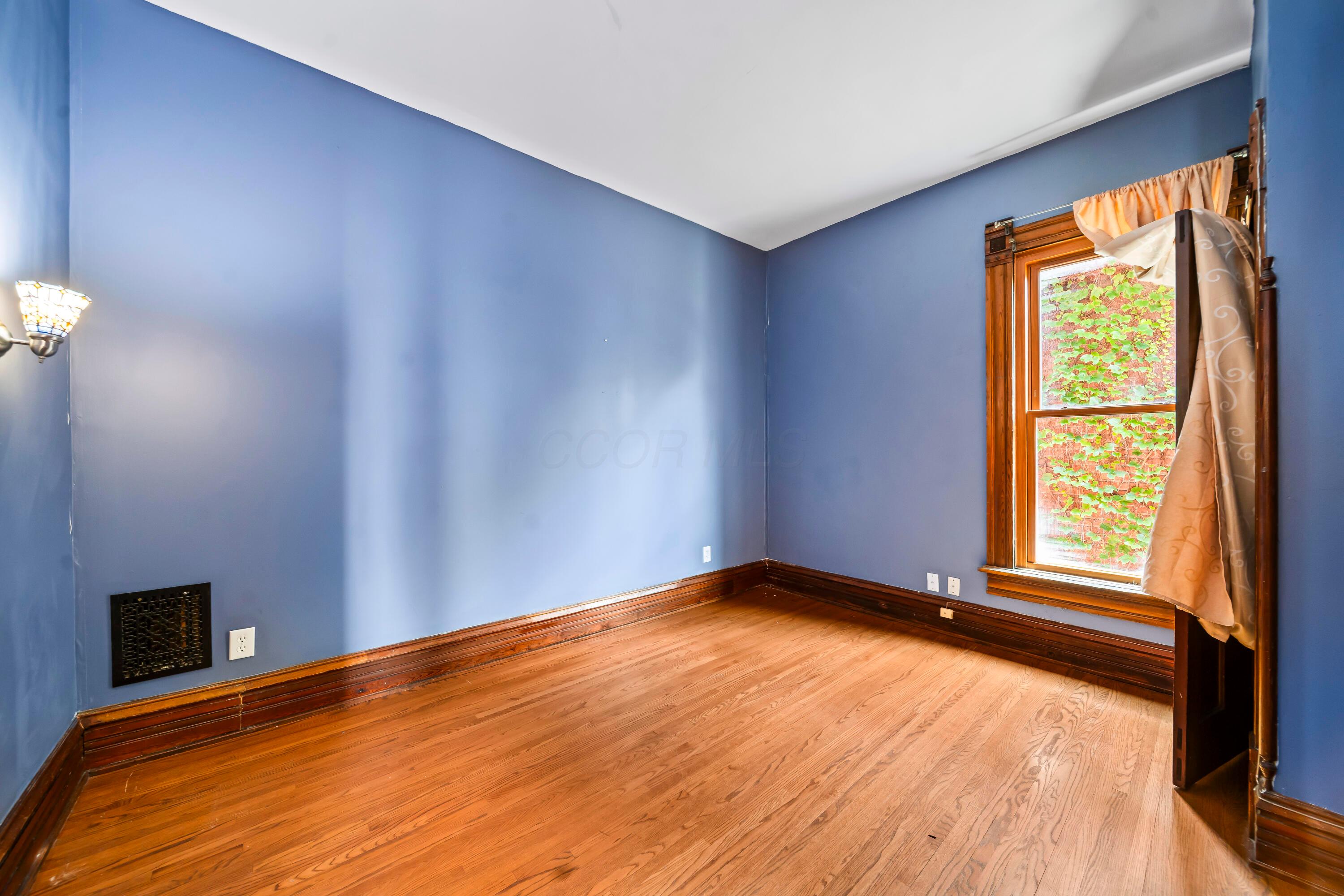 Columbus, Ohio, 43205, United States, 4 Bedrooms Bedrooms, ,3 BathroomsBathrooms,Residential,For Sale,1866885