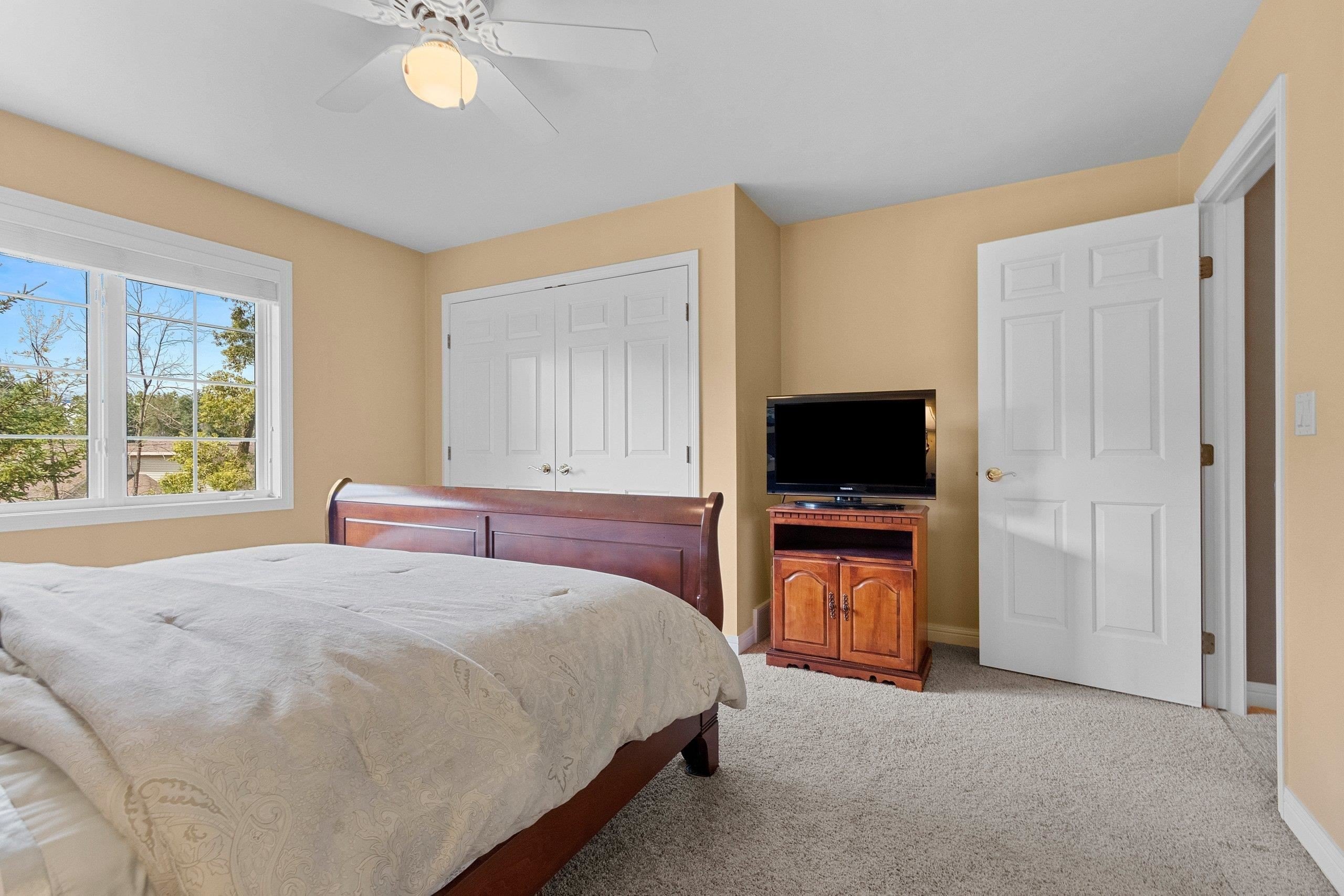 GREEN BAY, Wisconsin, 54302-5254, United States, 5 Bedrooms Bedrooms, ,4 BathroomsBathrooms,Residential,For Sale,1975812