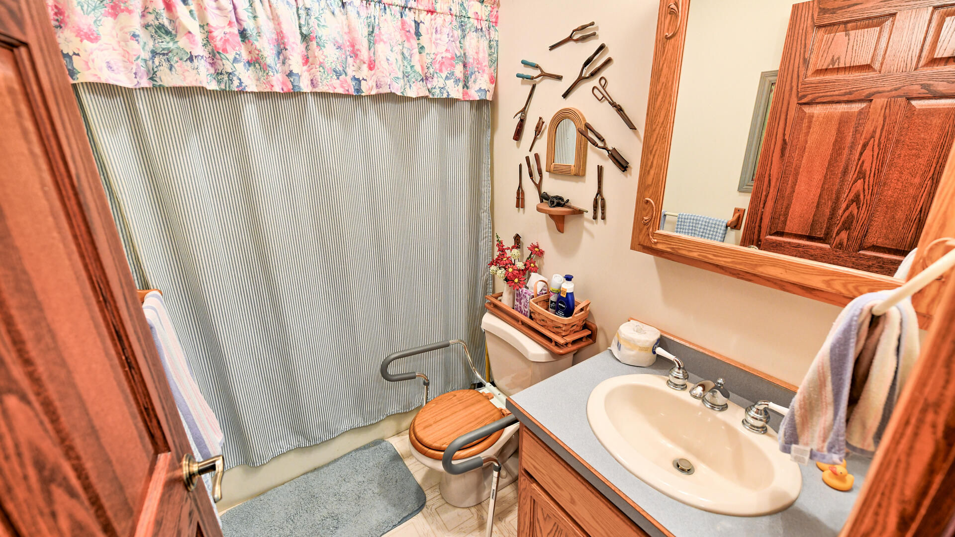 Portland, Michigan, 48875, United States, 5 Bedrooms Bedrooms, ,4 BathroomsBathrooms,Residential,For Sale,1928333