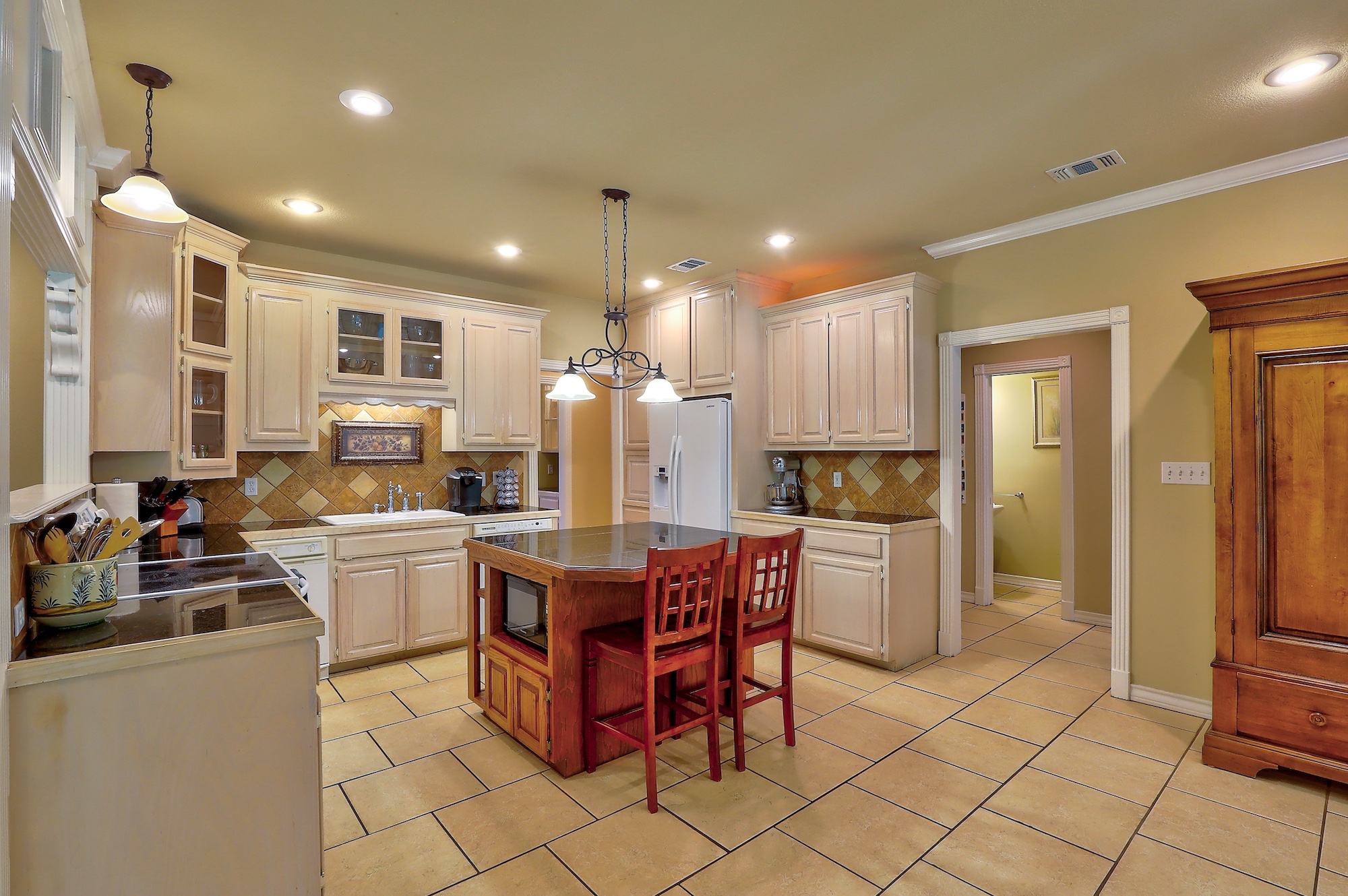 Texarkana, Texas, 75503, United States, 3 Bedrooms Bedrooms, ,4 BathroomsBathrooms,Residential,For Sale,1841636