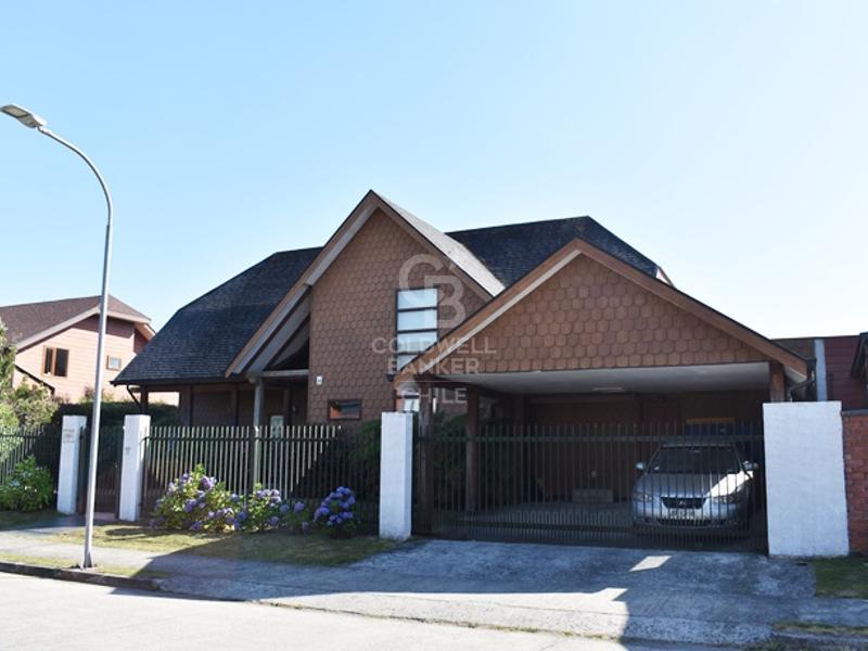 Puerto Varas, Chile, 5 Bedrooms Bedrooms, ,4 BathroomsBathrooms,Residential,For Sale,1927519