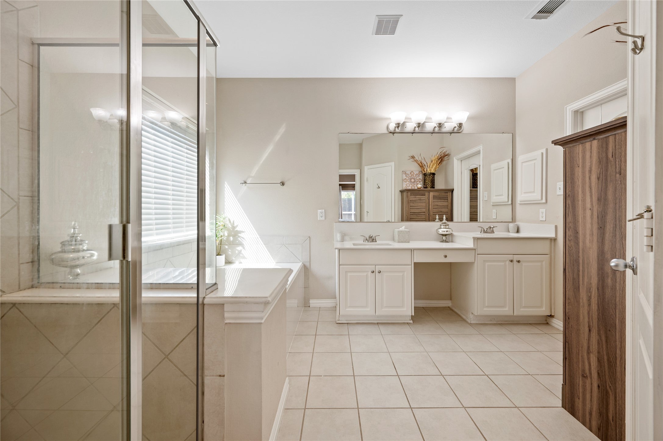 Keller, Texas, 76248, United States, 4 Bedrooms Bedrooms, ,3 BathroomsBathrooms,Residential,For Sale,1984321