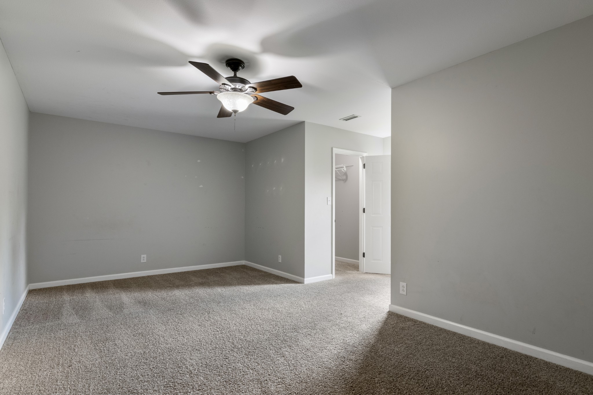 Clarksville, Tennessee, 37043, United States, 3 Bedrooms Bedrooms, ,3 BathroomsBathrooms,Residential,For Sale,1978021