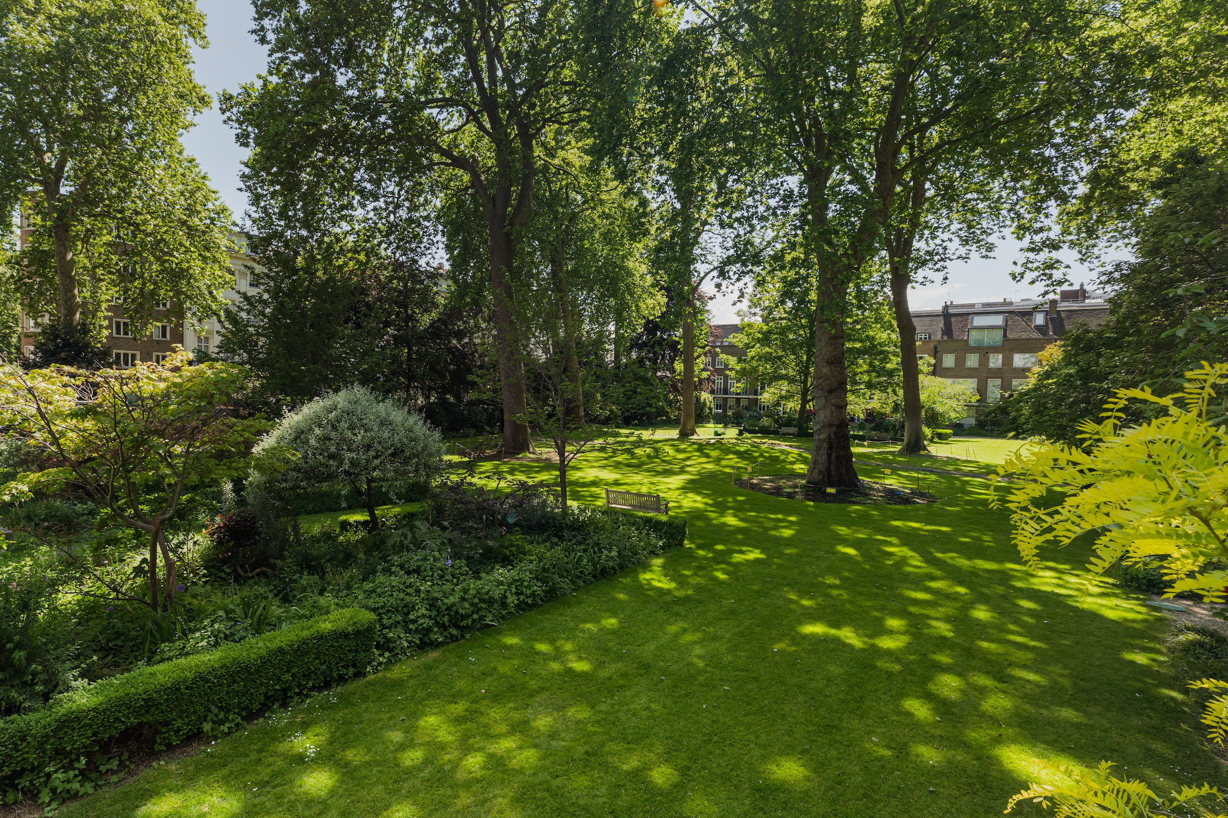  Gloucester Square Grandeur with Exceptional Potential - 物件實景